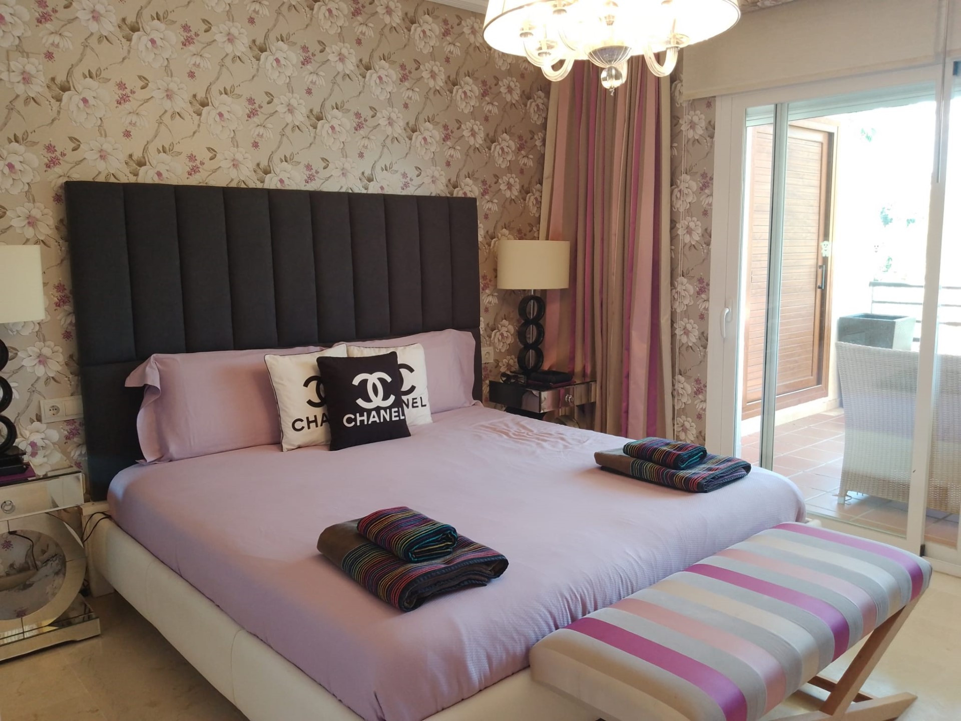 Apartamento de planta baja de 2 dormitorios junto a la playa en Terrazas de Banús, Puerto Banús