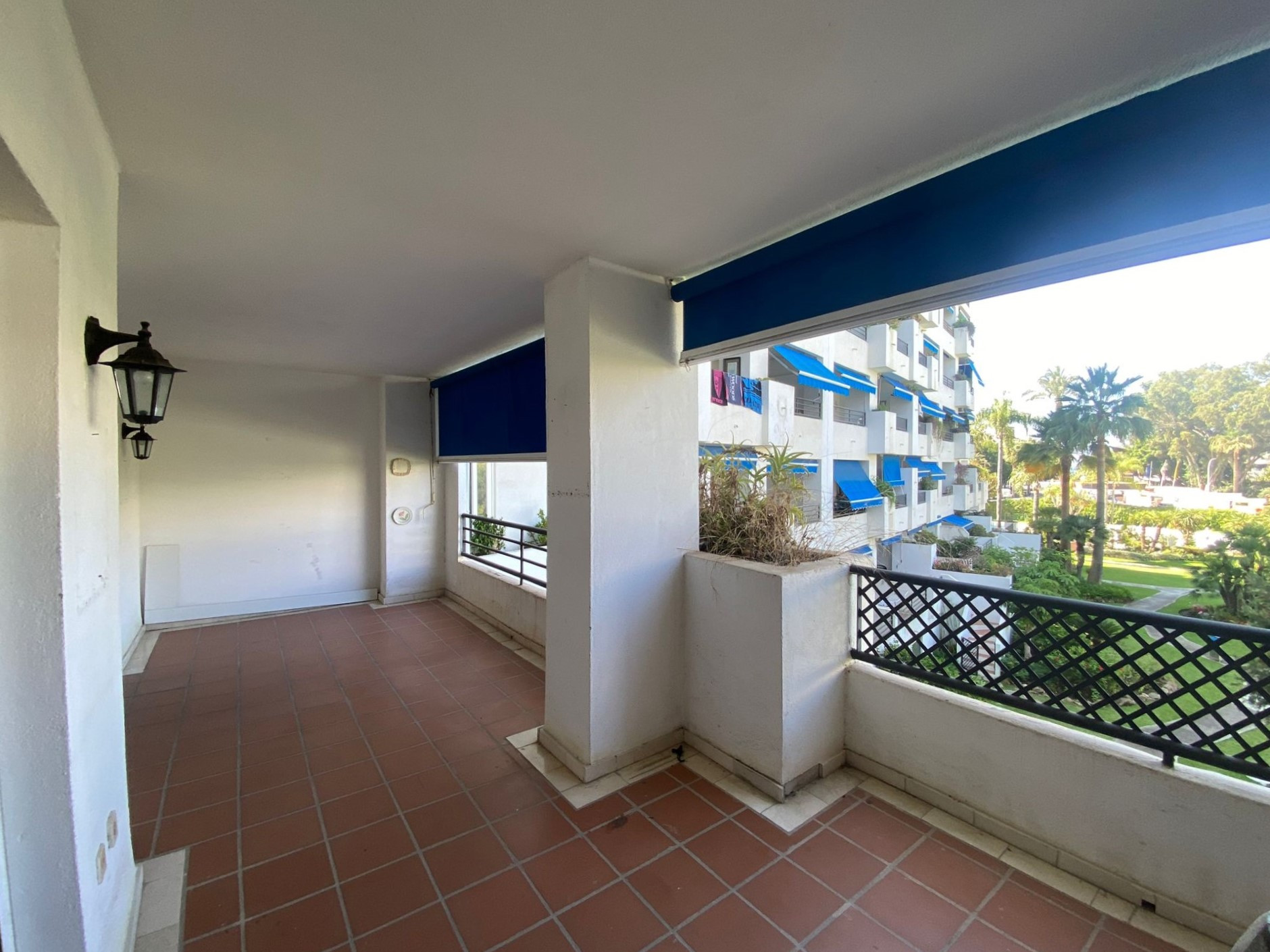 Apartamento de 2 dormitorios en Terrazas de Banus con vistas a la piscina