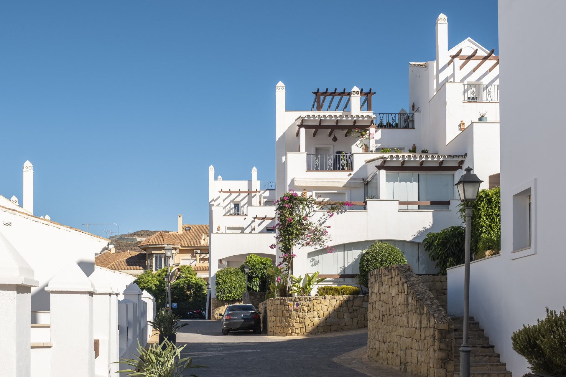 Fully refurbished groundfloor apartment in Aloha Royal, Nueva Andalucia