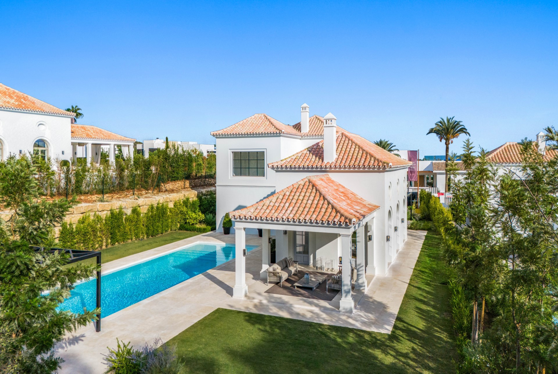 Provençal 4 bedroom family villa in Nueva Andalucía