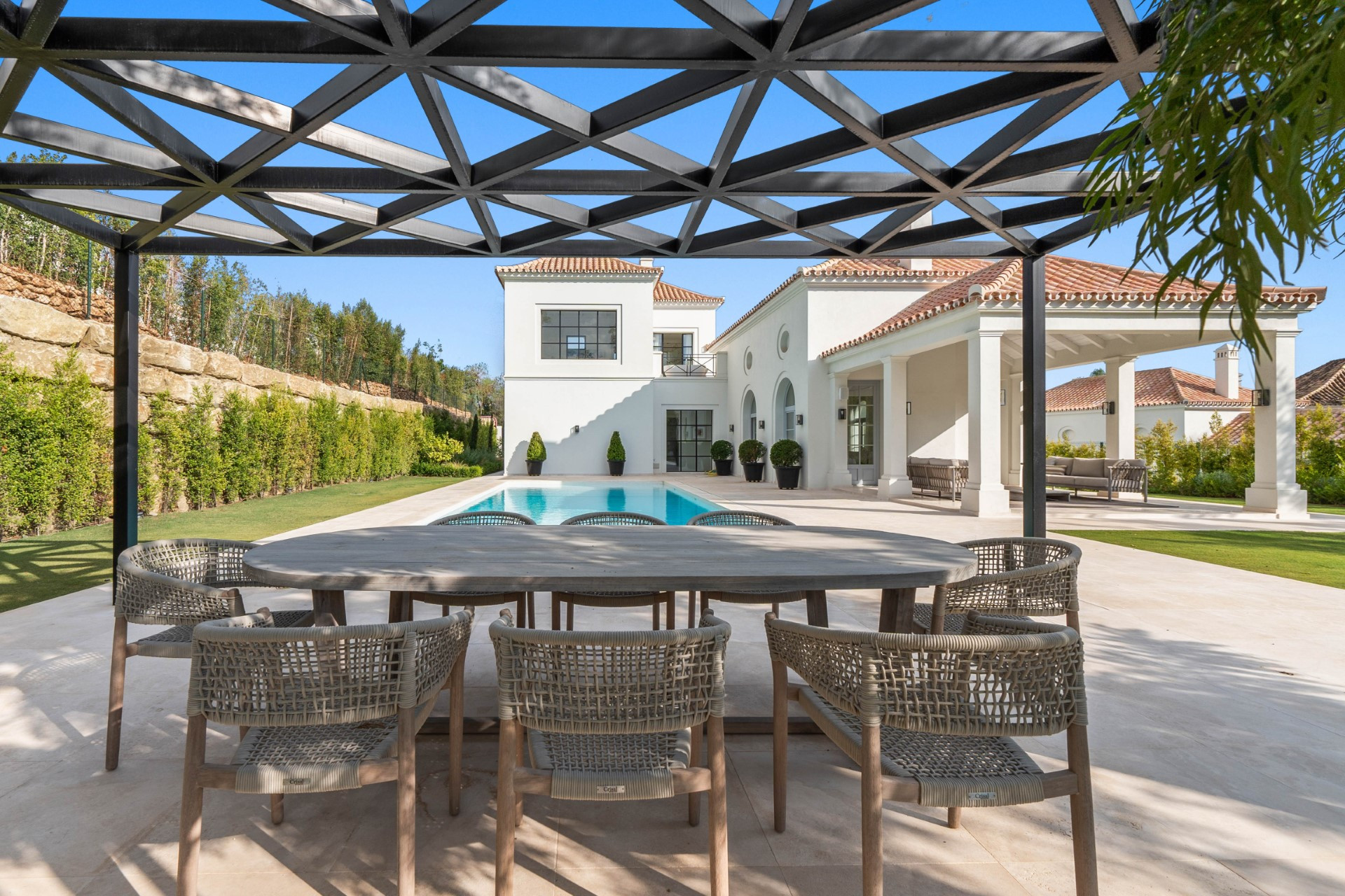 Provençal 4 bedroom family villa in Nueva Andalucía