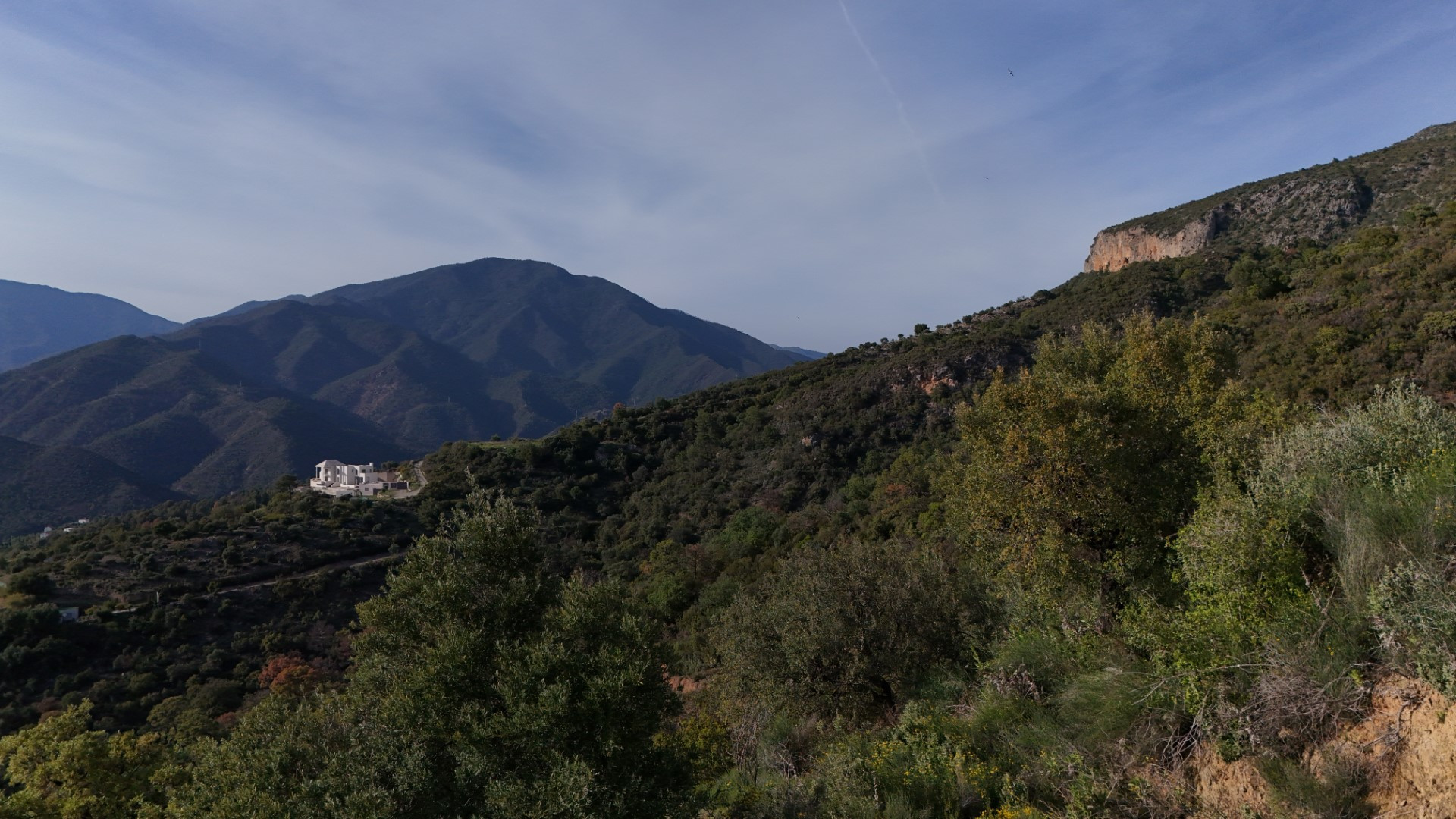 Parcela de primera con planos de construcción y licencia de obra en Sierra Blanca Country Club