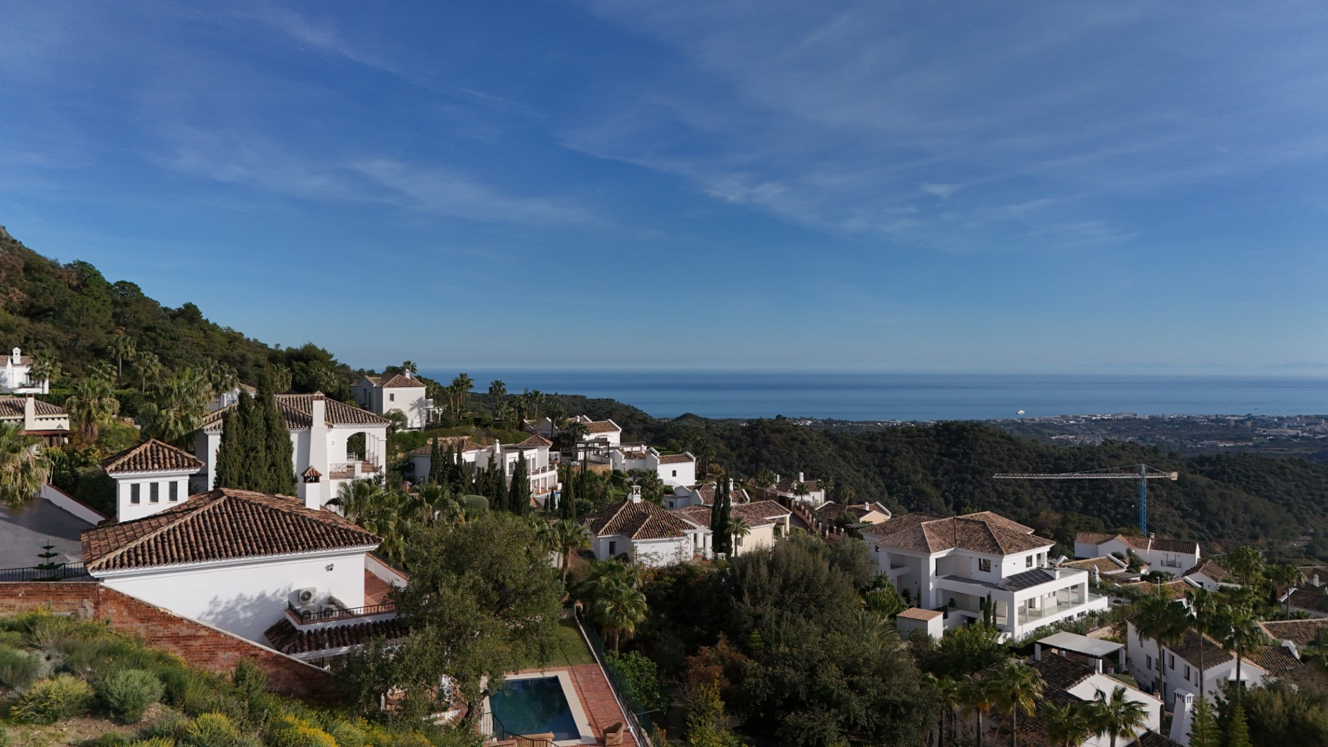 Parcela de primera con planos de construcción y licencia de obra en Sierra Blanca Country Club