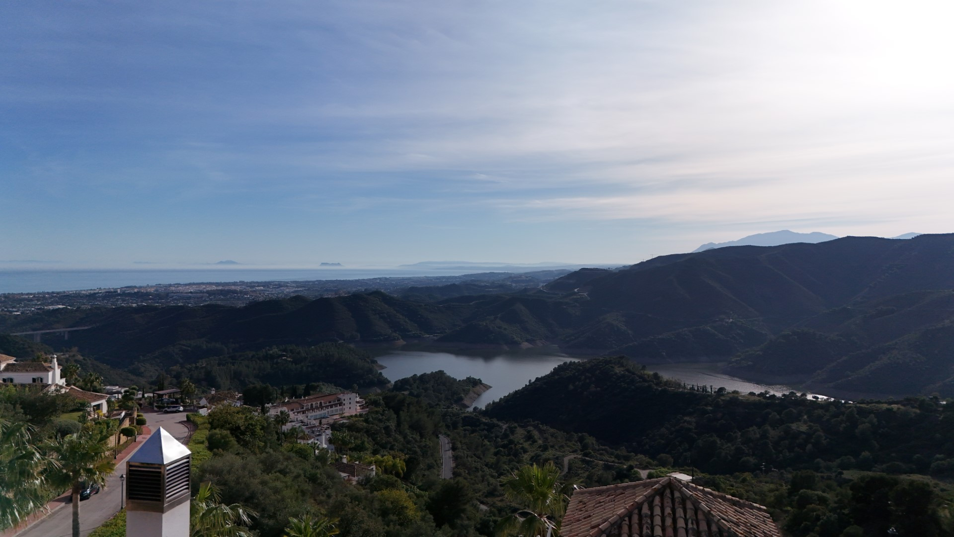 Parcela de primera con planos de construcción y licencia de obra en Sierra Blanca Country Club