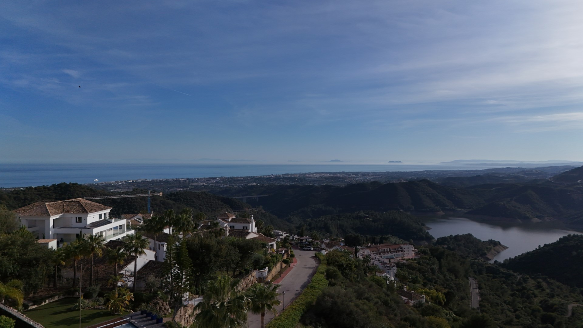 Parcela de primera con planos de construcción y licencia de obra en Sierra Blanca Country Club