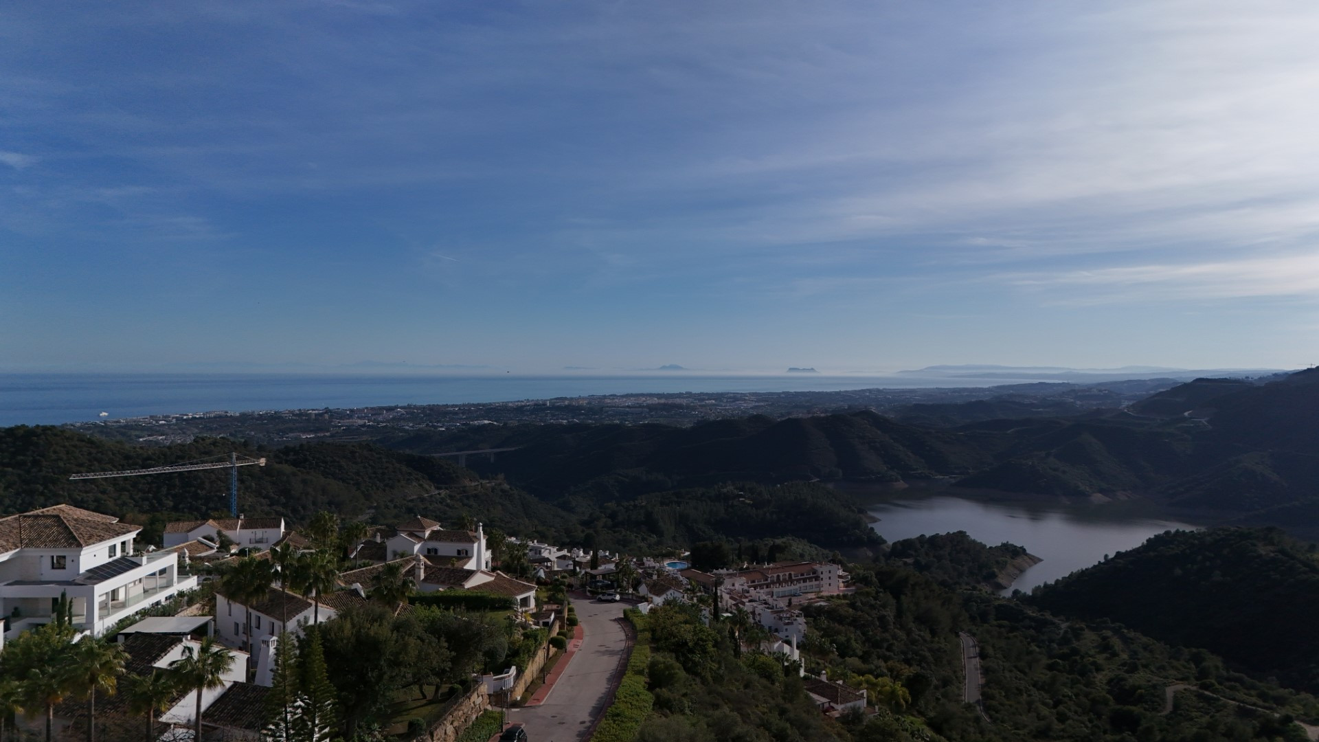 Parcela de primera con planos de construcción y licencia de obra en Sierra Blanca Country Club