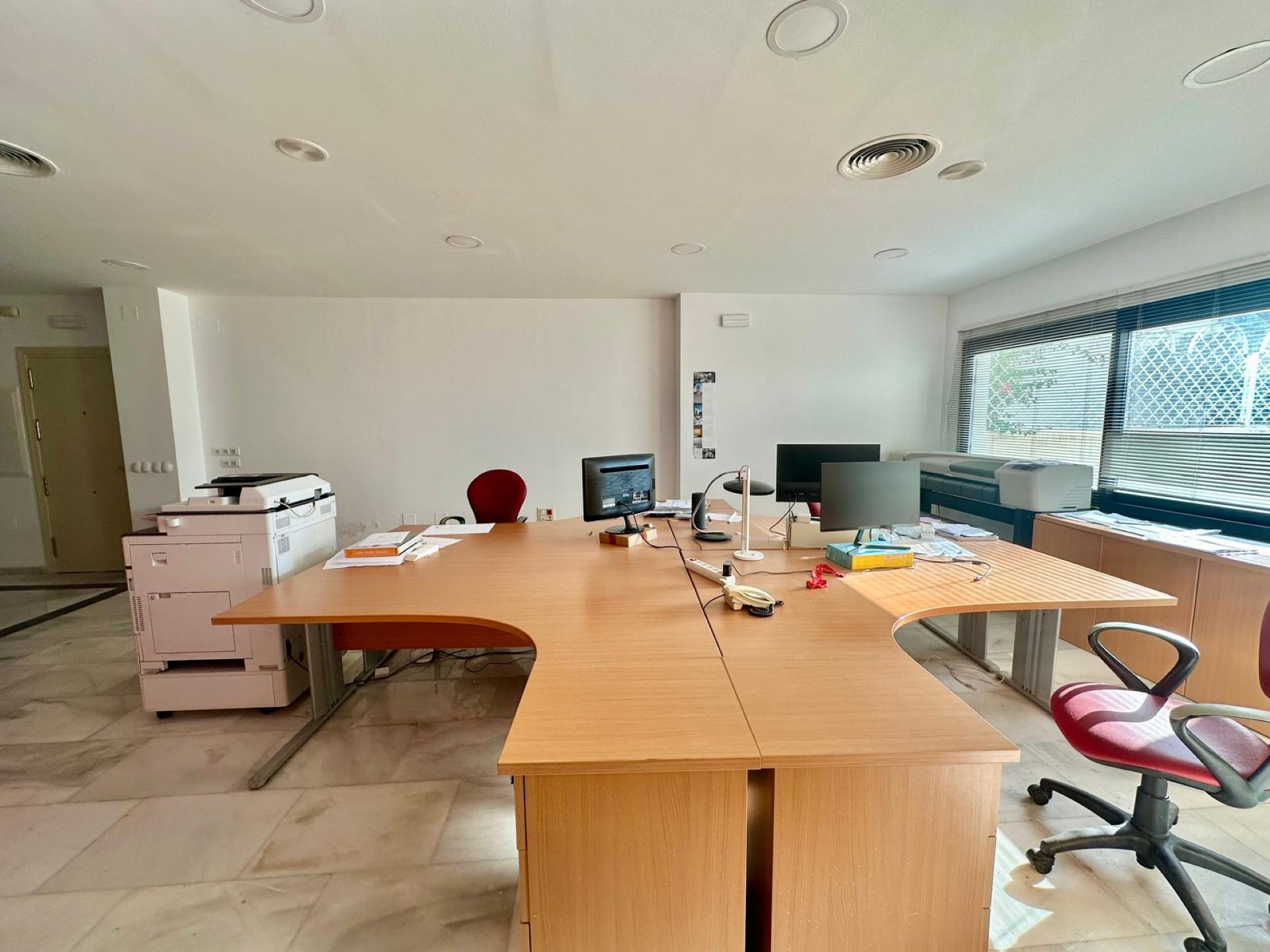 Elegant Commercial Office Space in Playas del Duque, Puerto Banus