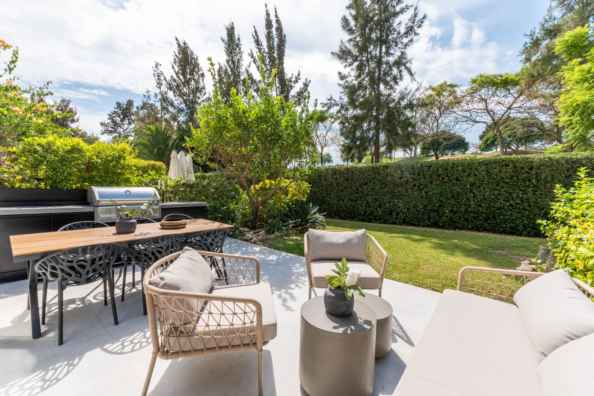 Exquisito apartamento en planta baja en Terrazas de la Quinta, Benahavis