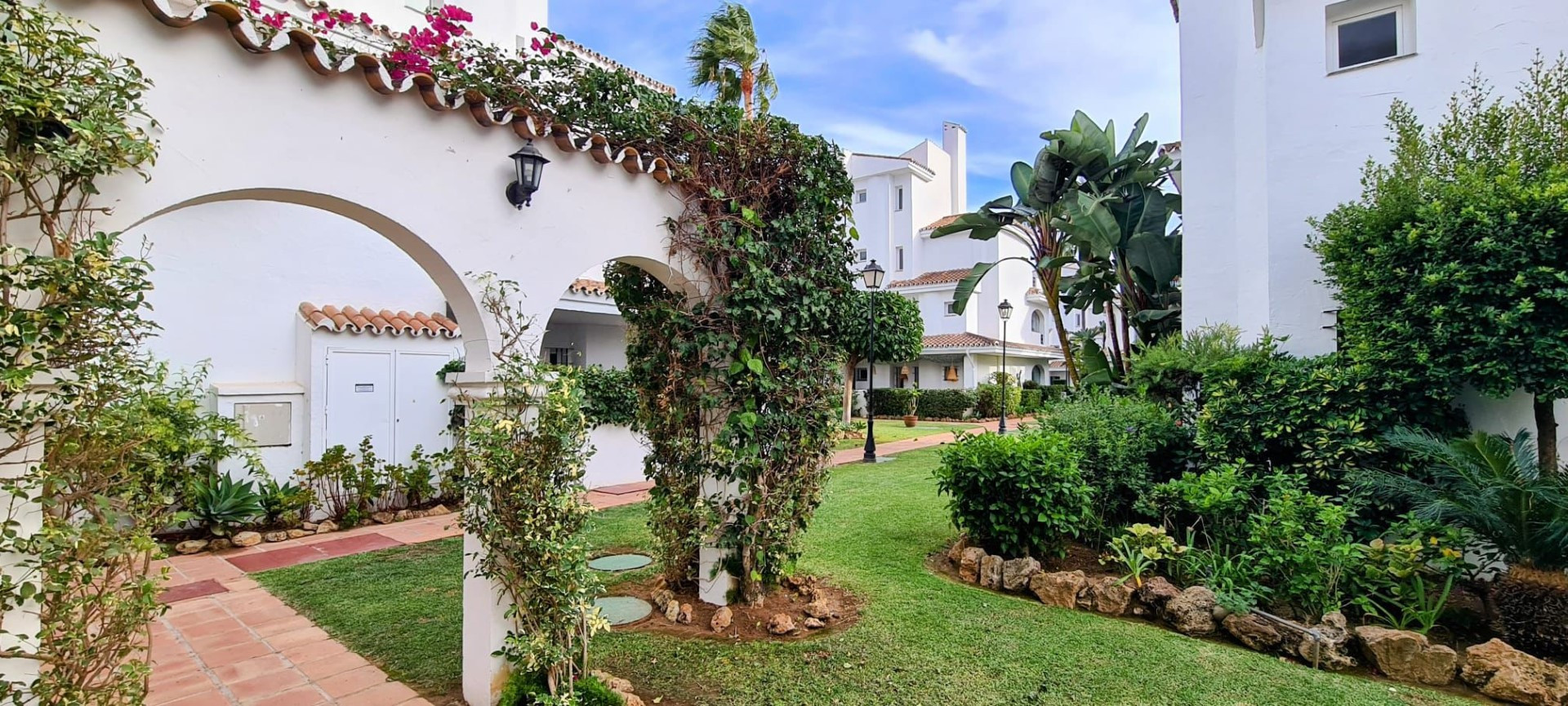 Refurbished groundfloor apartment in Los Naranjos de Marbella, Nueva Andalucia