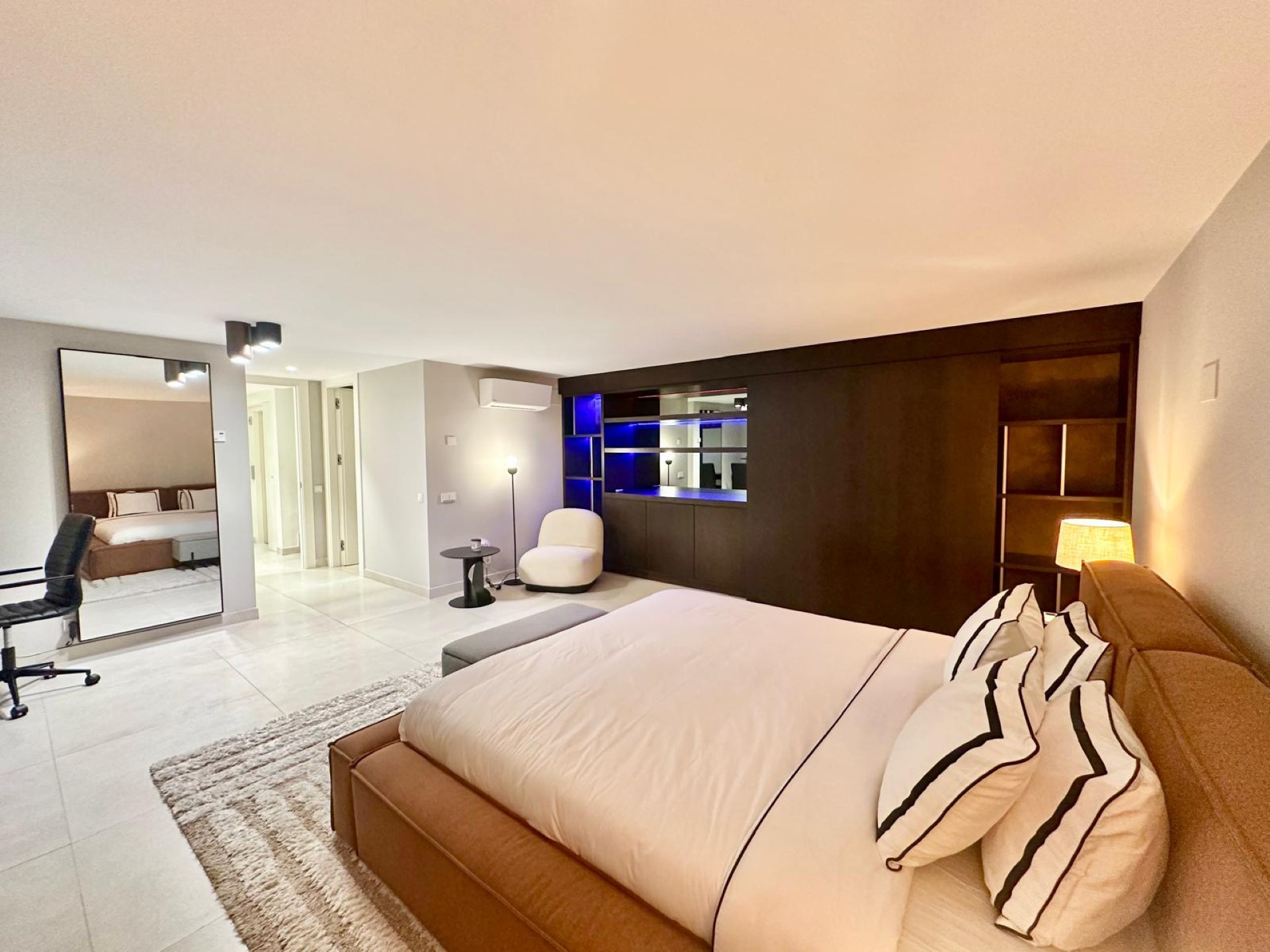 4 bedroom luxury townhouse in The Collection, Puente Romano