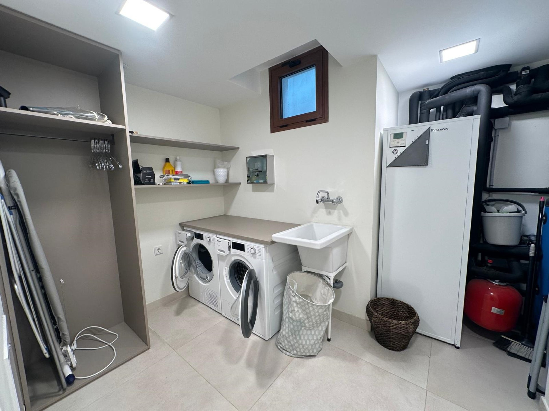4 bedroom luxury townhouse in The Collection, Puente Romano