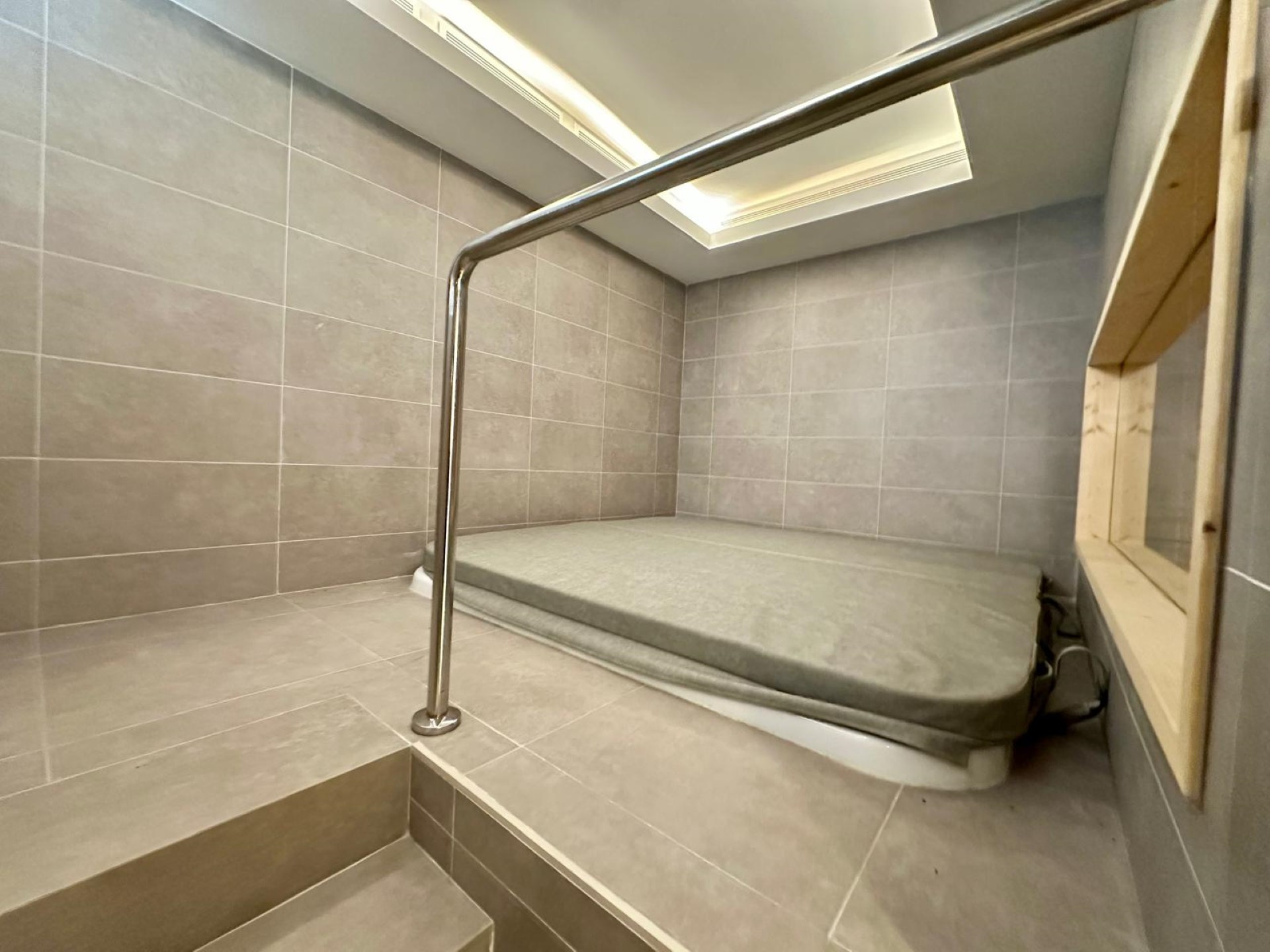 4 bedroom luxury townhouse in The Collection, Puente Romano