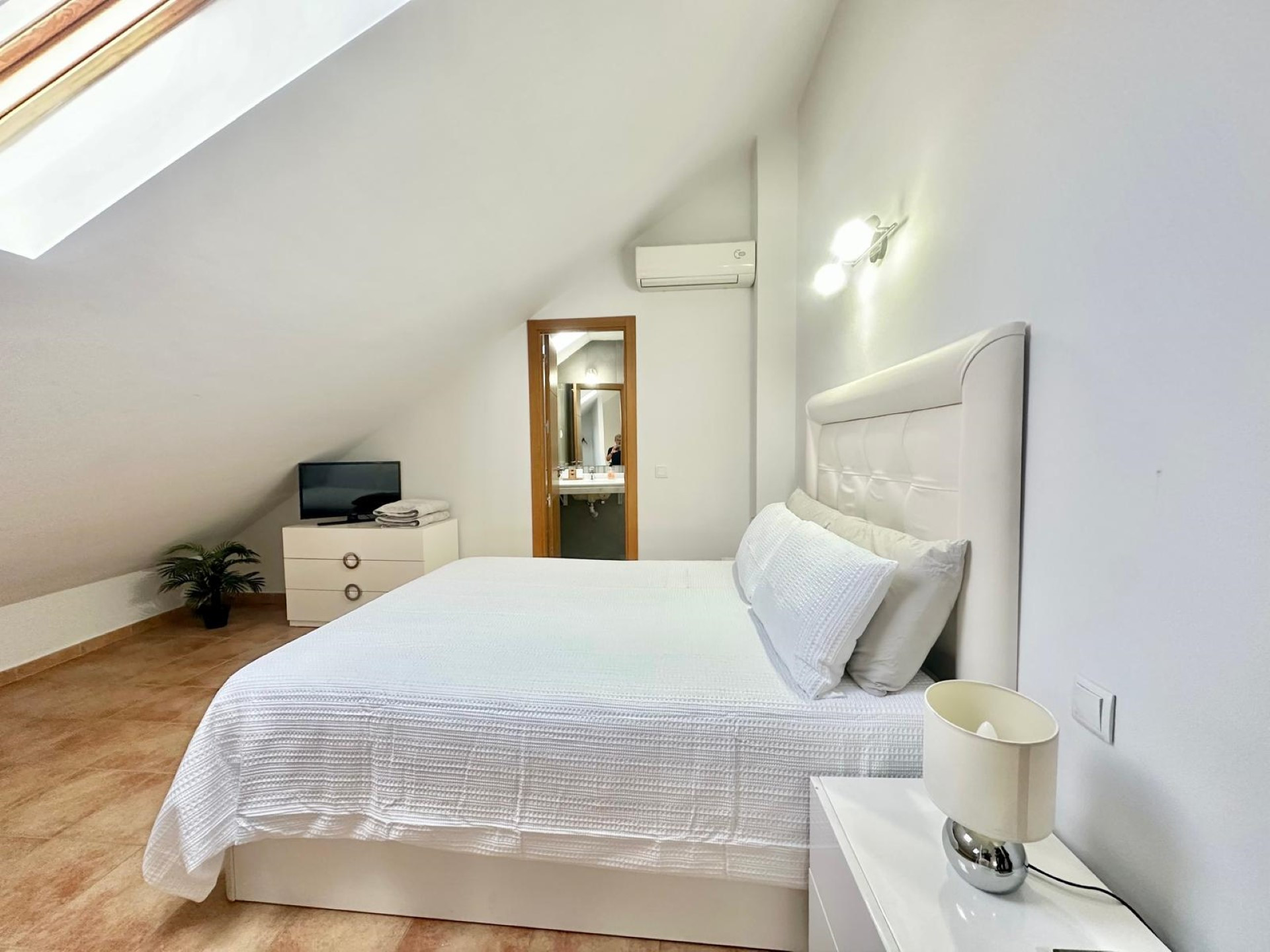 Ático dúplex renovado de 3 dormitorios en el centro de Marbella