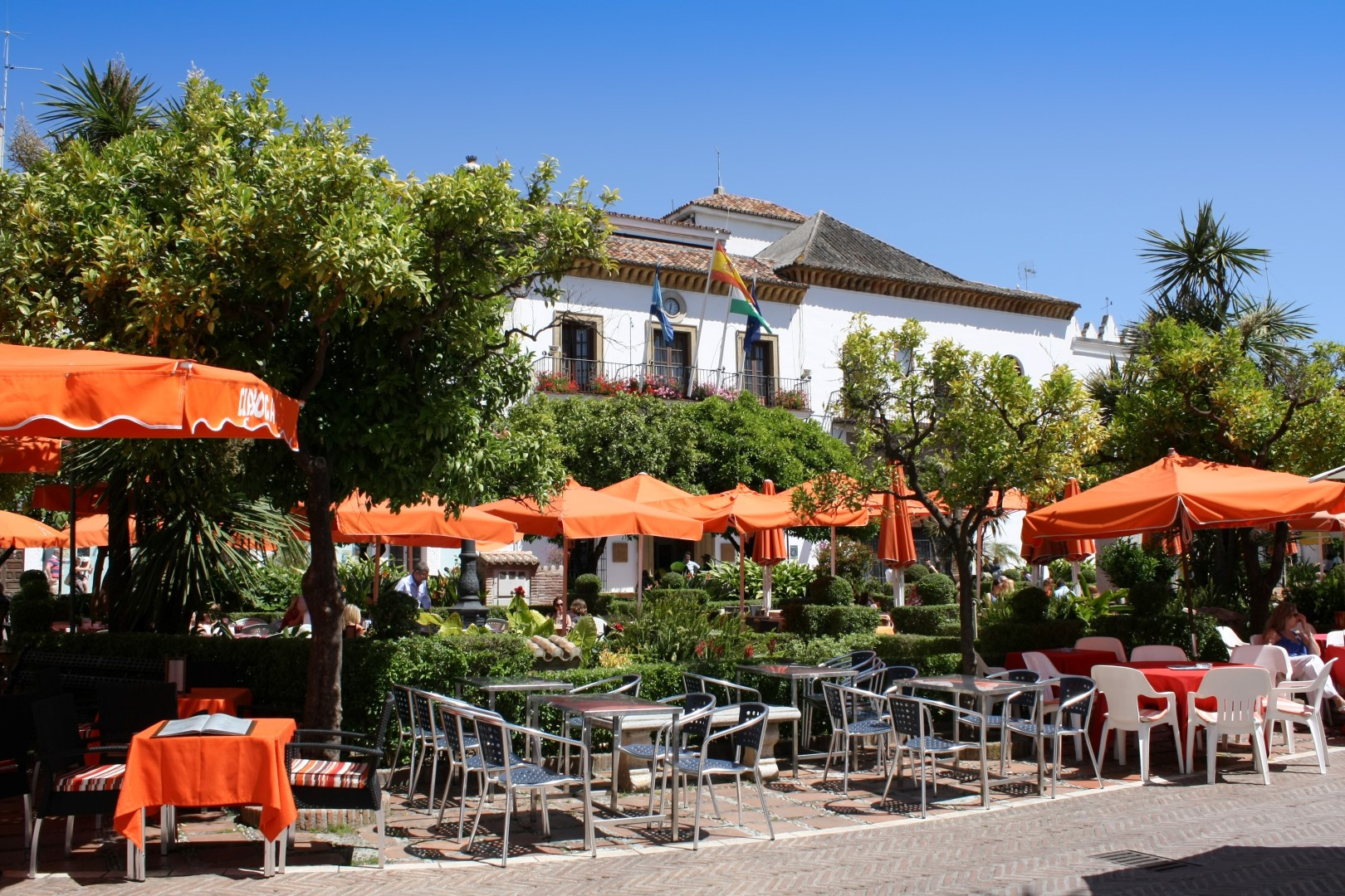 Ático dúplex renovado de 3 dormitorios en el centro de Marbella