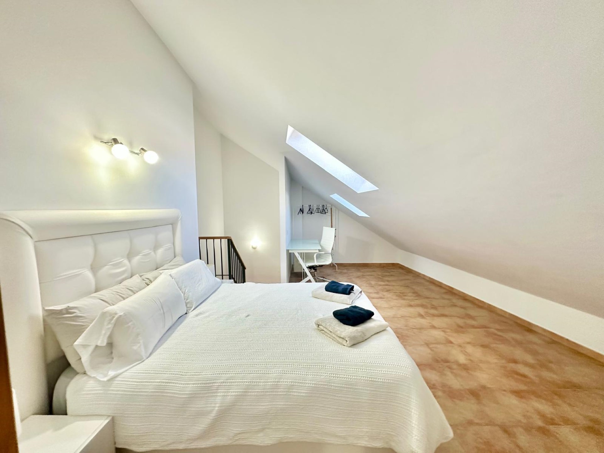Ático dúplex renovado de 3 dormitorios en el centro de Marbella