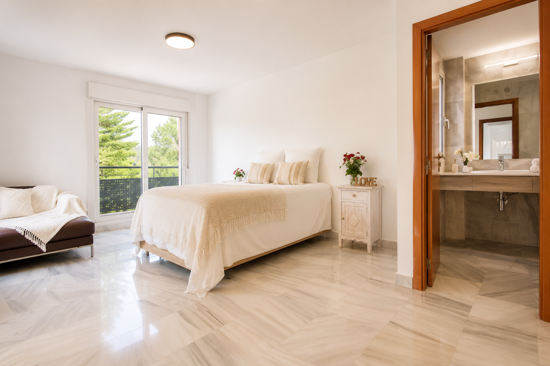 4 bedroom villa in Jardin Botanico, East of Estepona