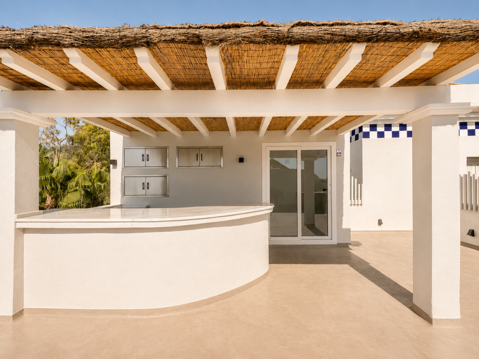 Exclusive Beachfront Penthouse – Experience Estepona at Its Finest – Stunning Penthouse with Panoramic Sea Views