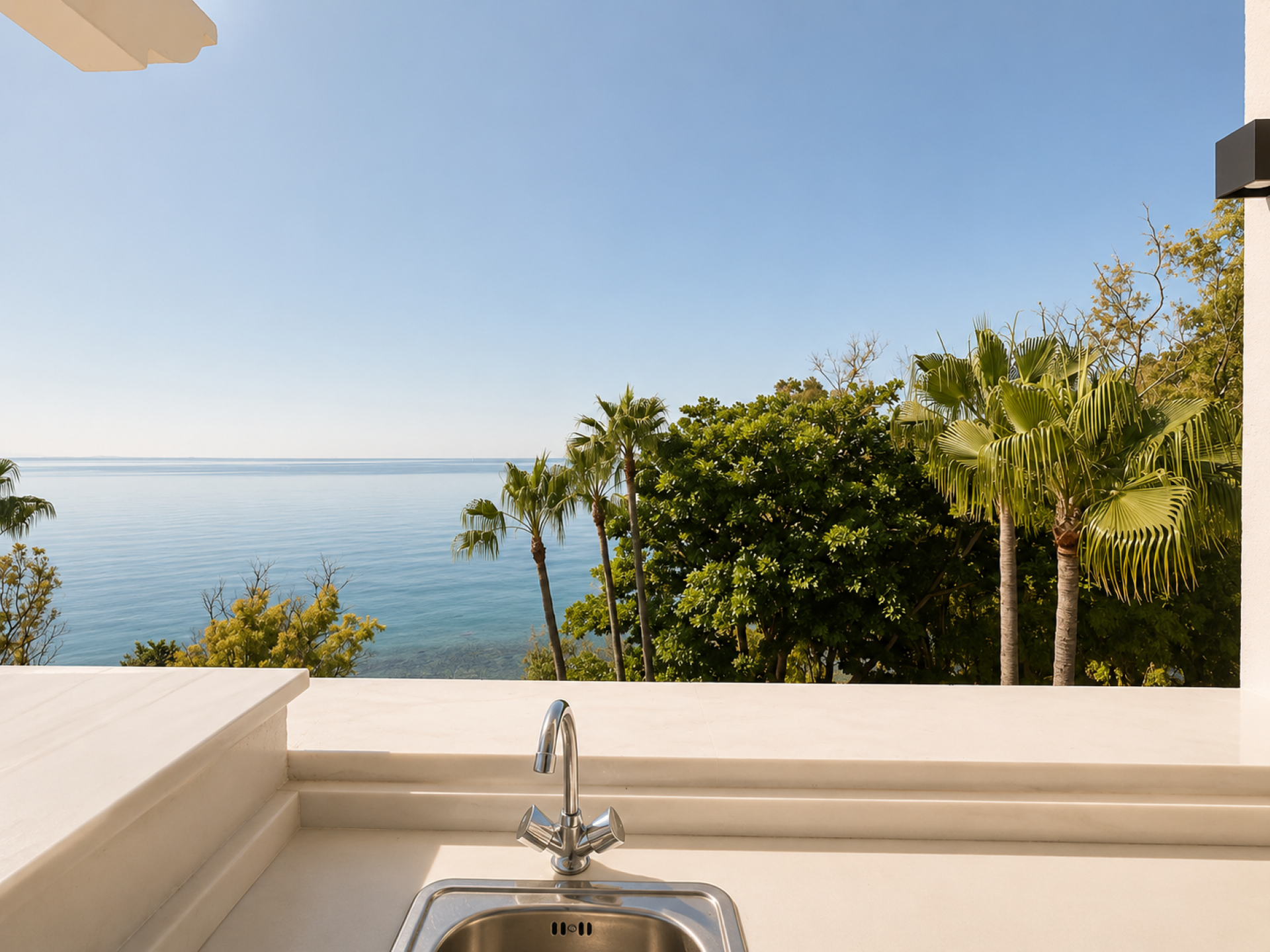 Exclusive Beachfront Penthouse – Experience Estepona at Its Finest – Stunning Penthouse with Panoramic Sea Views