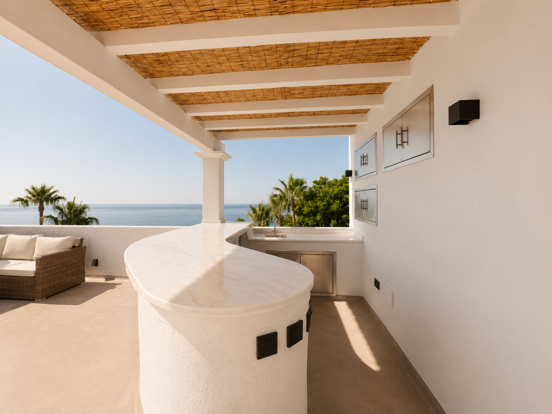 Exclusive Beachfront Penthouse – Experience Estepona at Its Finest – Stunning Penthouse with Panoramic Sea Views