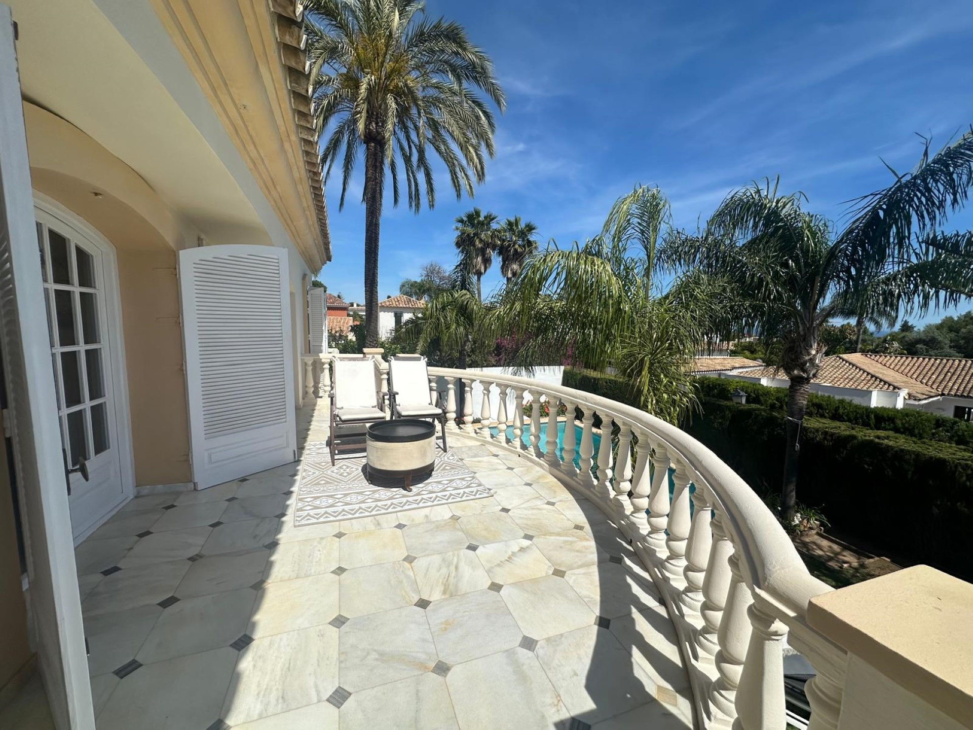 Elegant 5 bedroom Villa in Valdeolletas, Marbella town