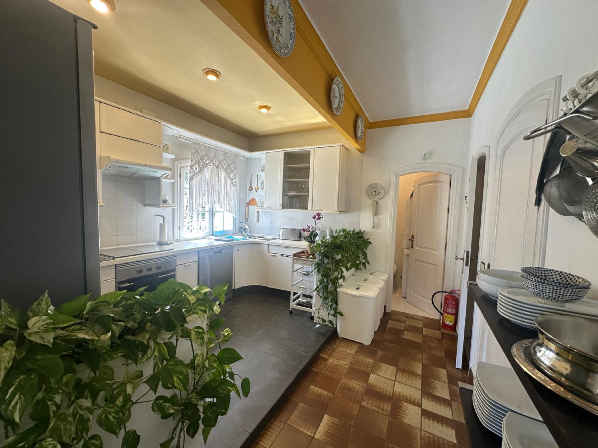 Elegant 5 bedroom Villa in Valdeolletas, Marbella town