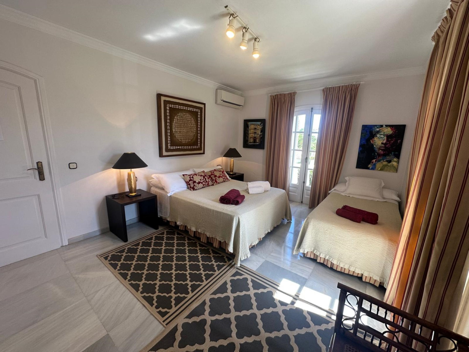 Elegant 5 bedroom Villa in Valdeolletas, Marbella town