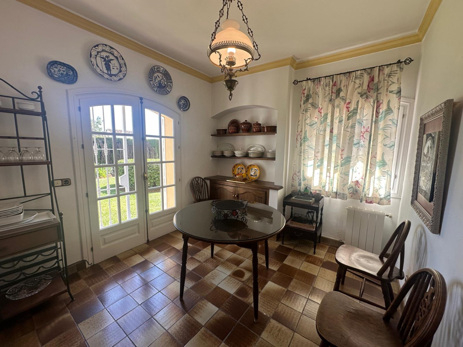 Elegant 5 bedroom Villa in Valdeolletas, Marbella town