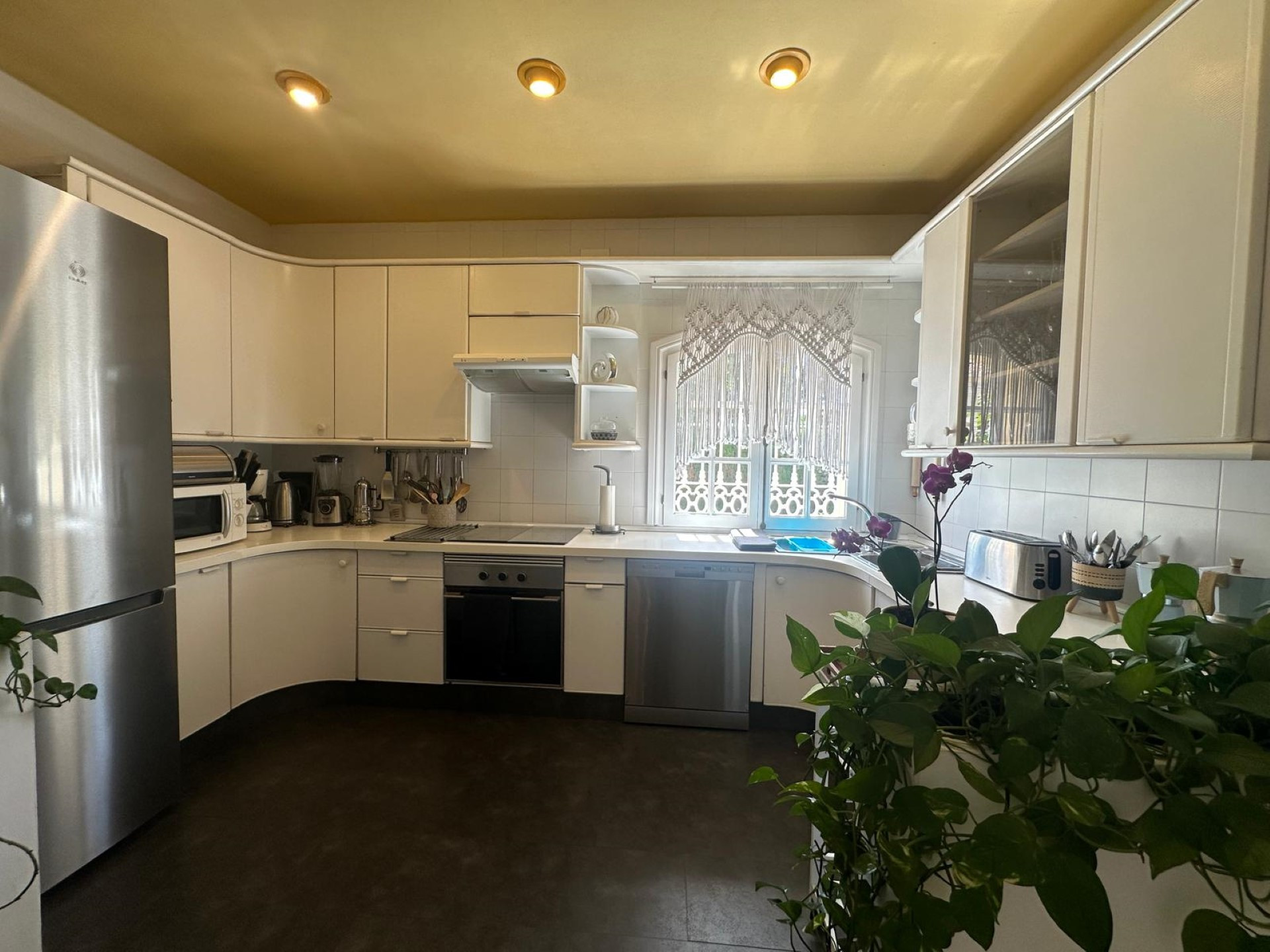 Elegant 5 bedroom Villa in Valdeolletas, Marbella town