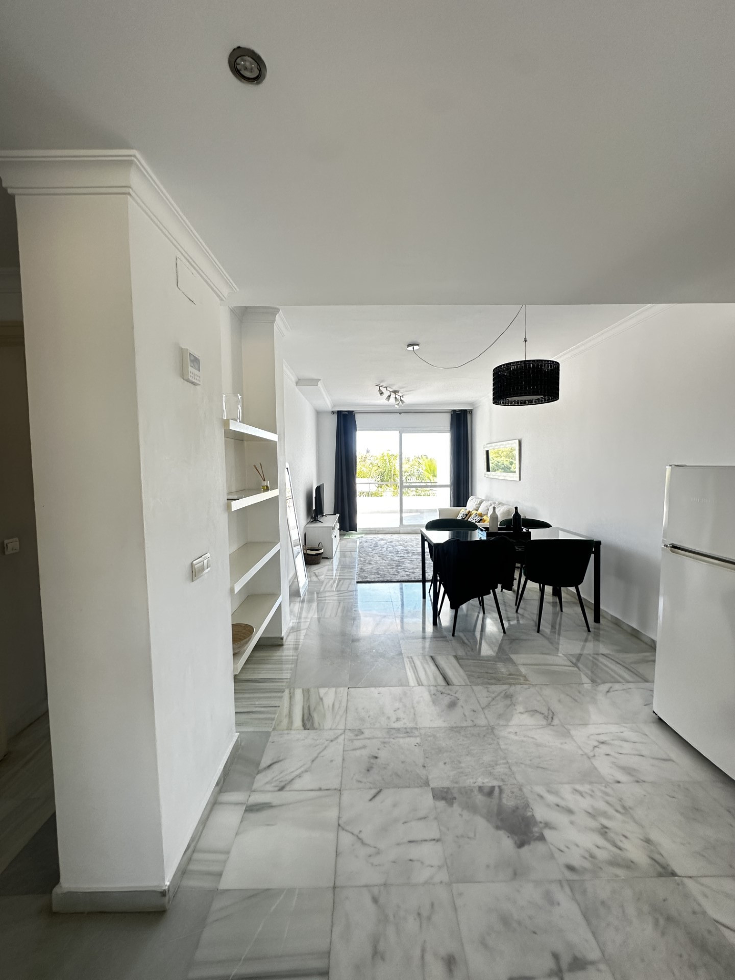 Apartamento reformado de 2 dormitorios orientado al sureste en Señorio de Gonzaga, Nueva Andalucía