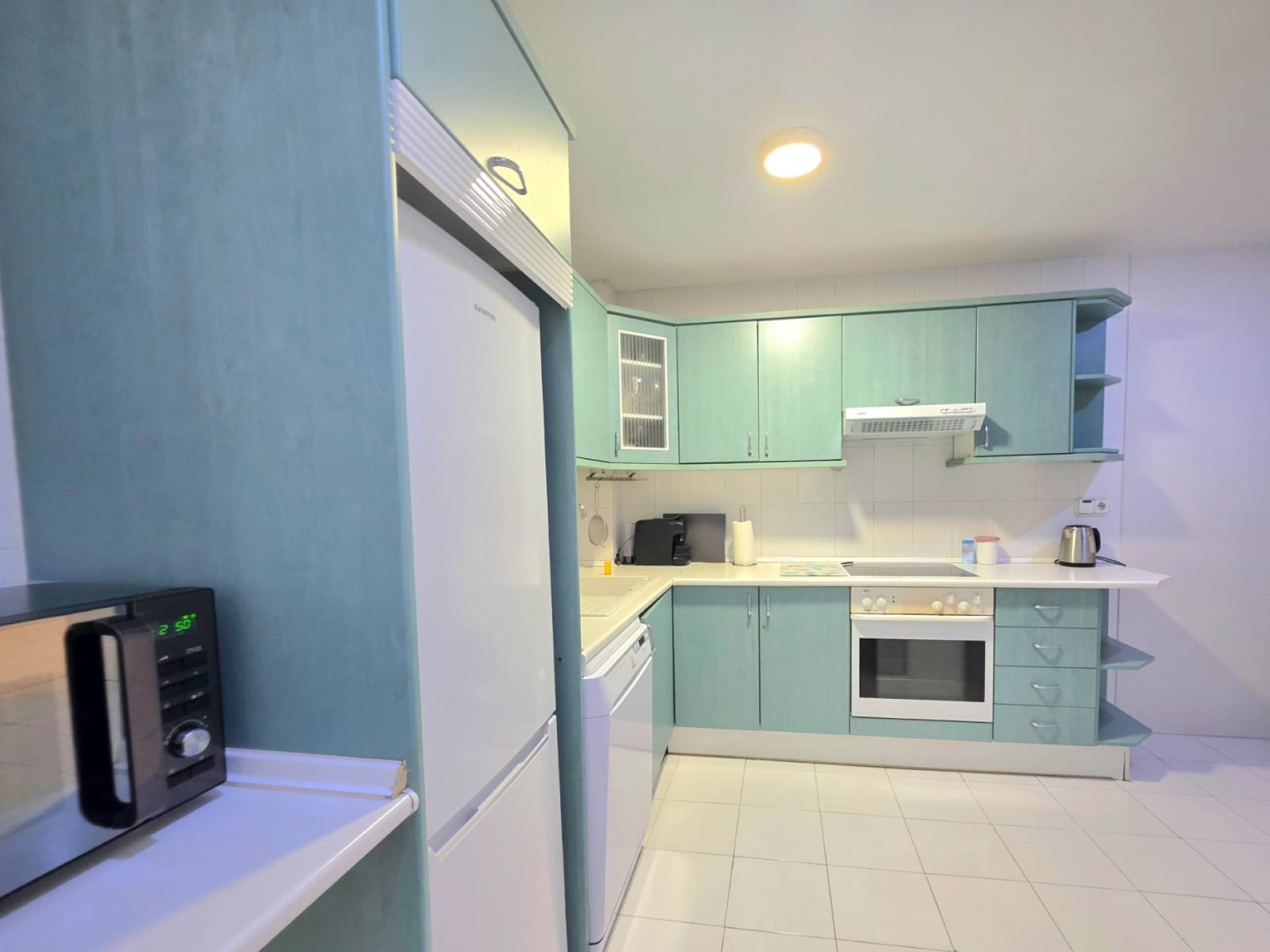 Spacious 3-bedroom apartment in Las Gaviotas, Puerto Banús.