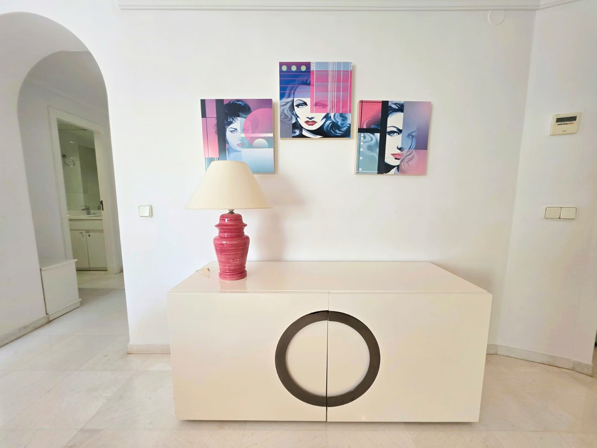 Spacious 3-bedroom apartment in Las Gaviotas, Puerto Banús.