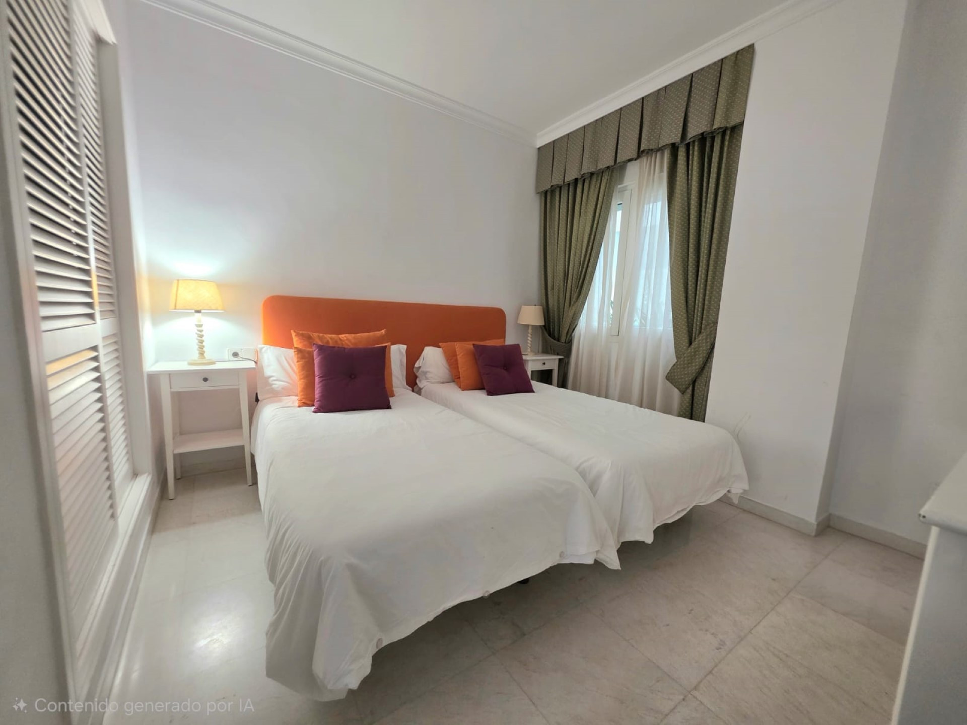 Spacious 3-bedroom apartment in Las Gaviotas, Puerto Banús.