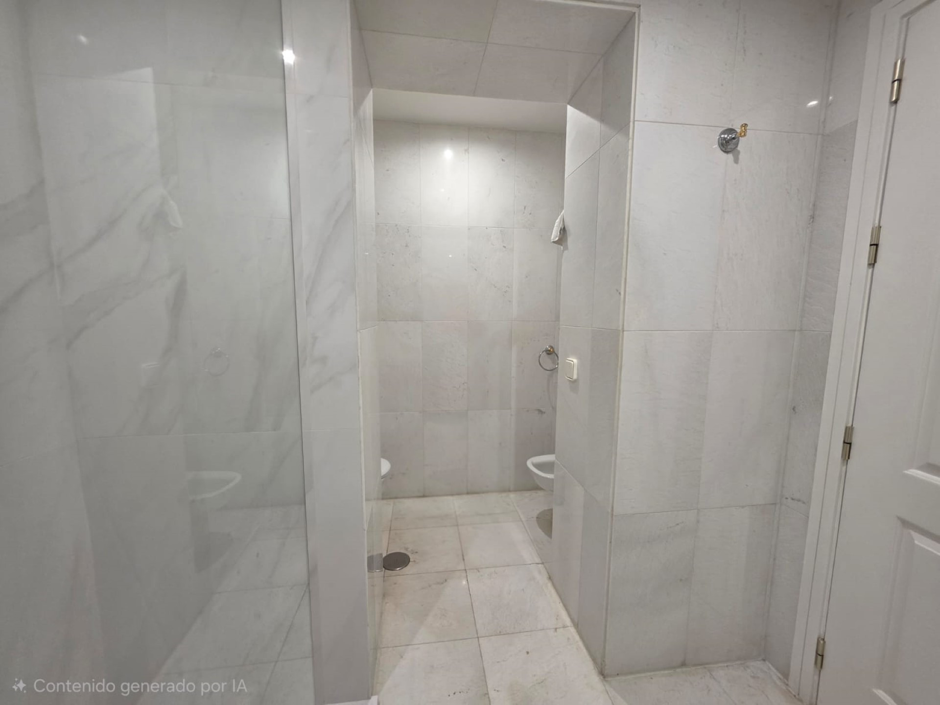 Spacious 3-bedroom apartment in Las Gaviotas, Puerto Banús.