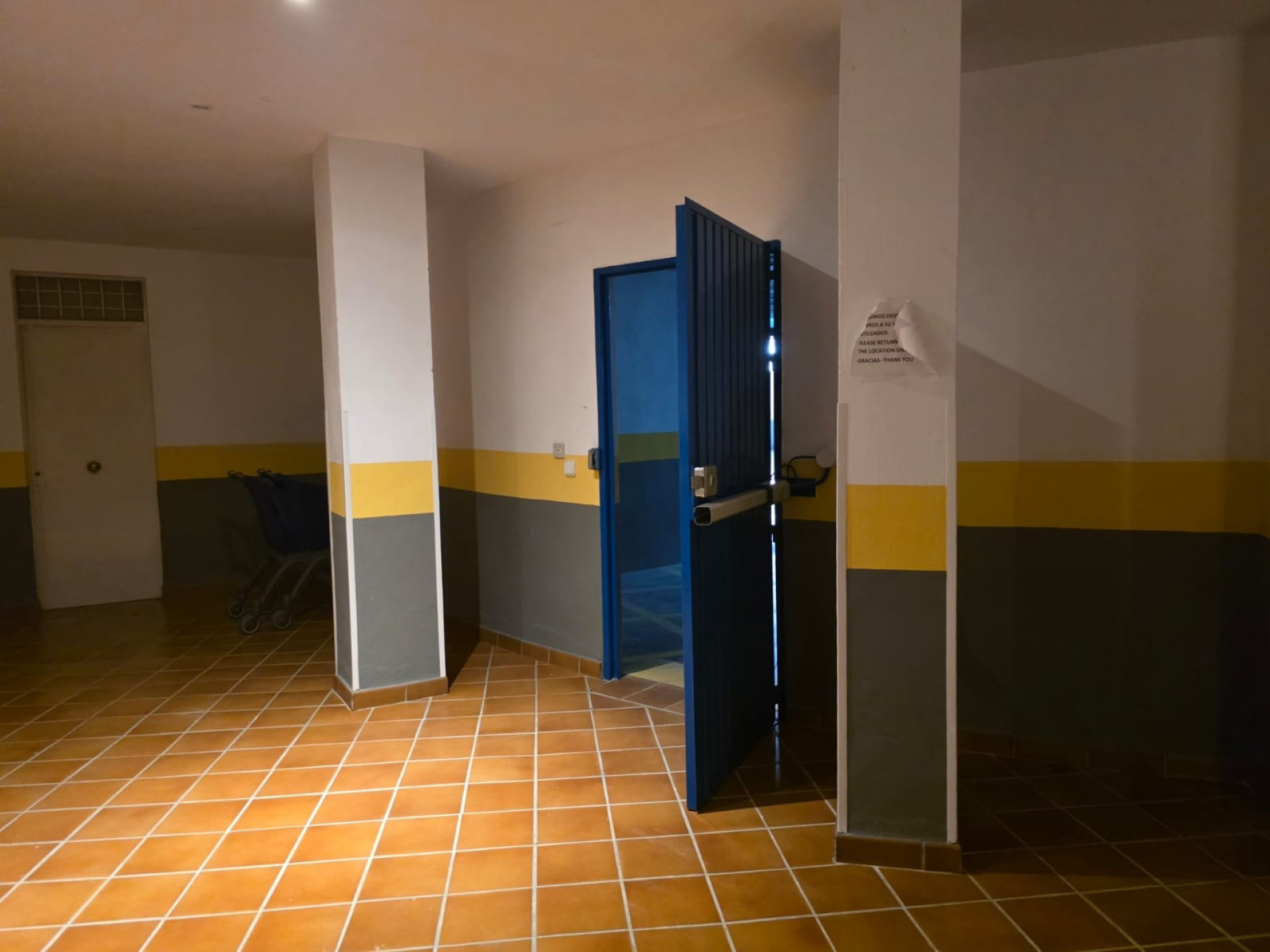 Spacious 3-bedroom apartment in Las Gaviotas, Puerto Banús.