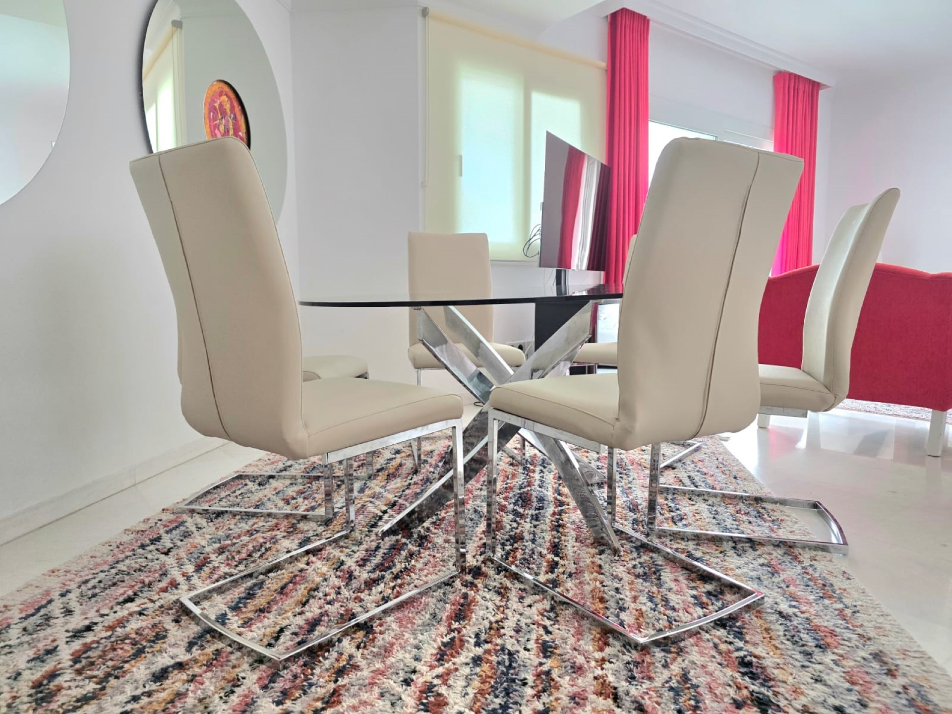 Spacious 3-bedroom apartment in Las Gaviotas, Puerto Banús.