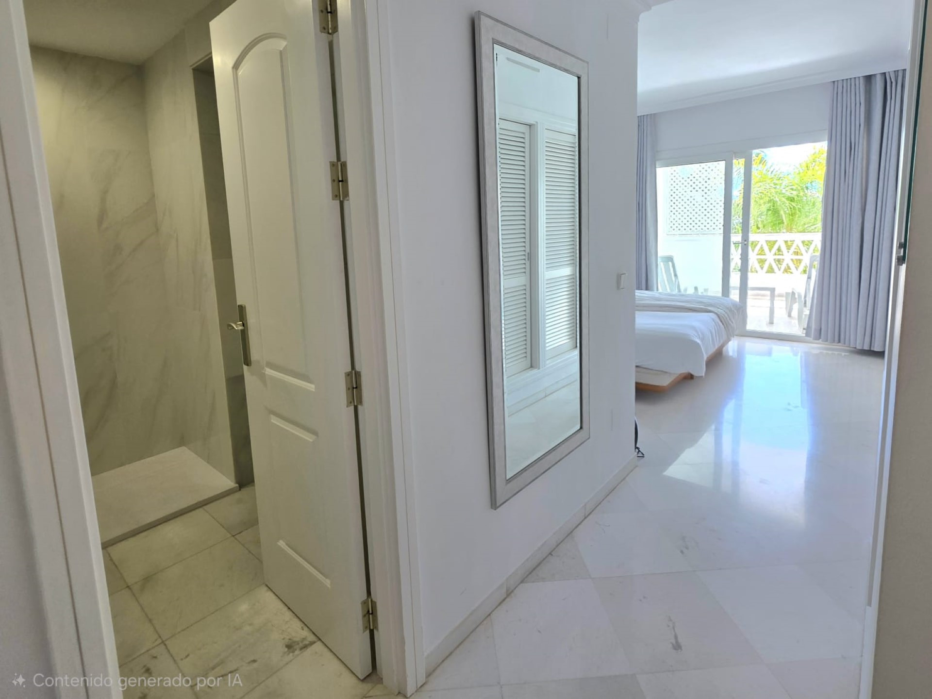 Spacious 3-bedroom apartment in Las Gaviotas, Puerto Banús.