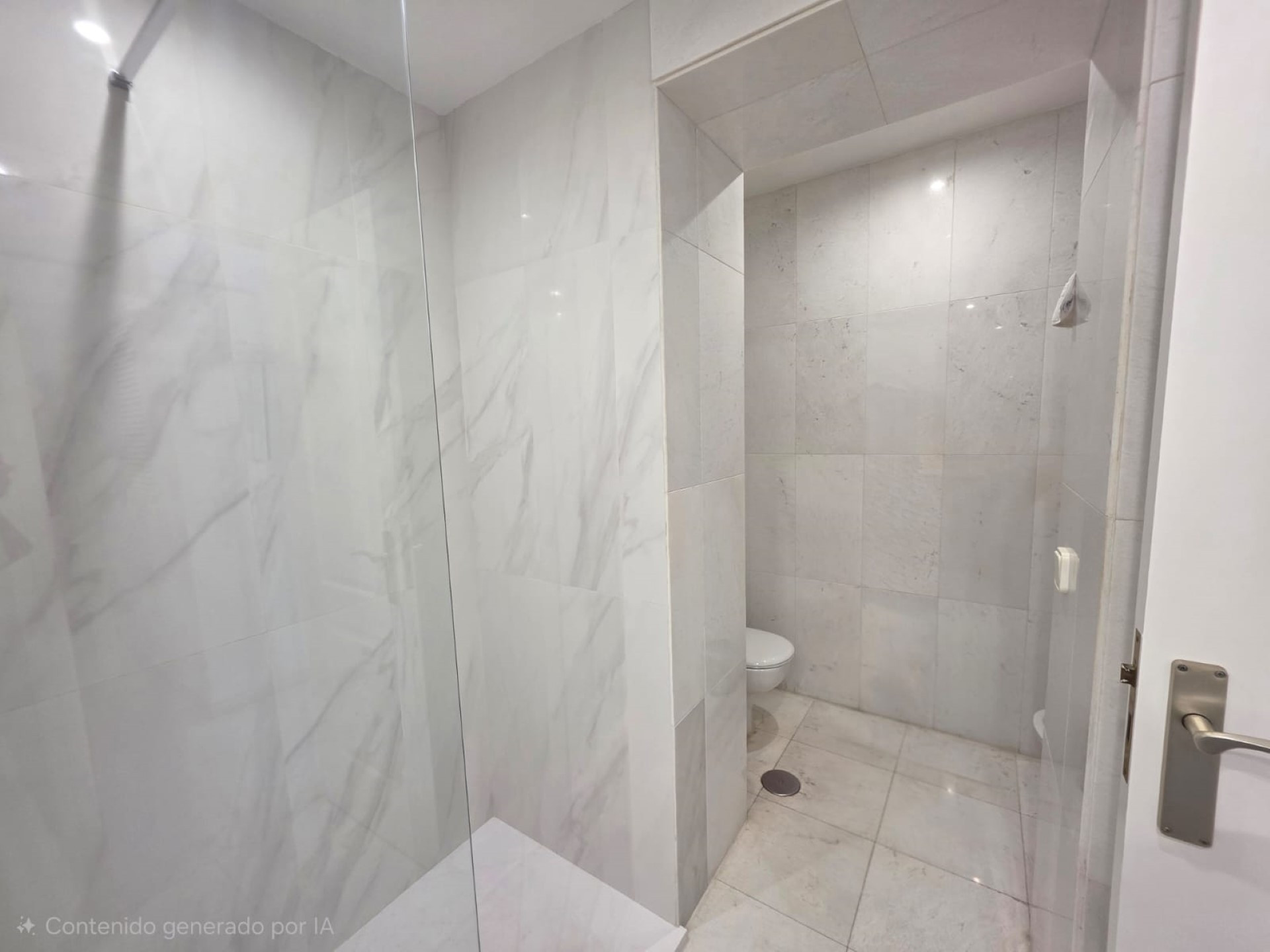 Spacious 3-bedroom apartment in Las Gaviotas, Puerto Banús.