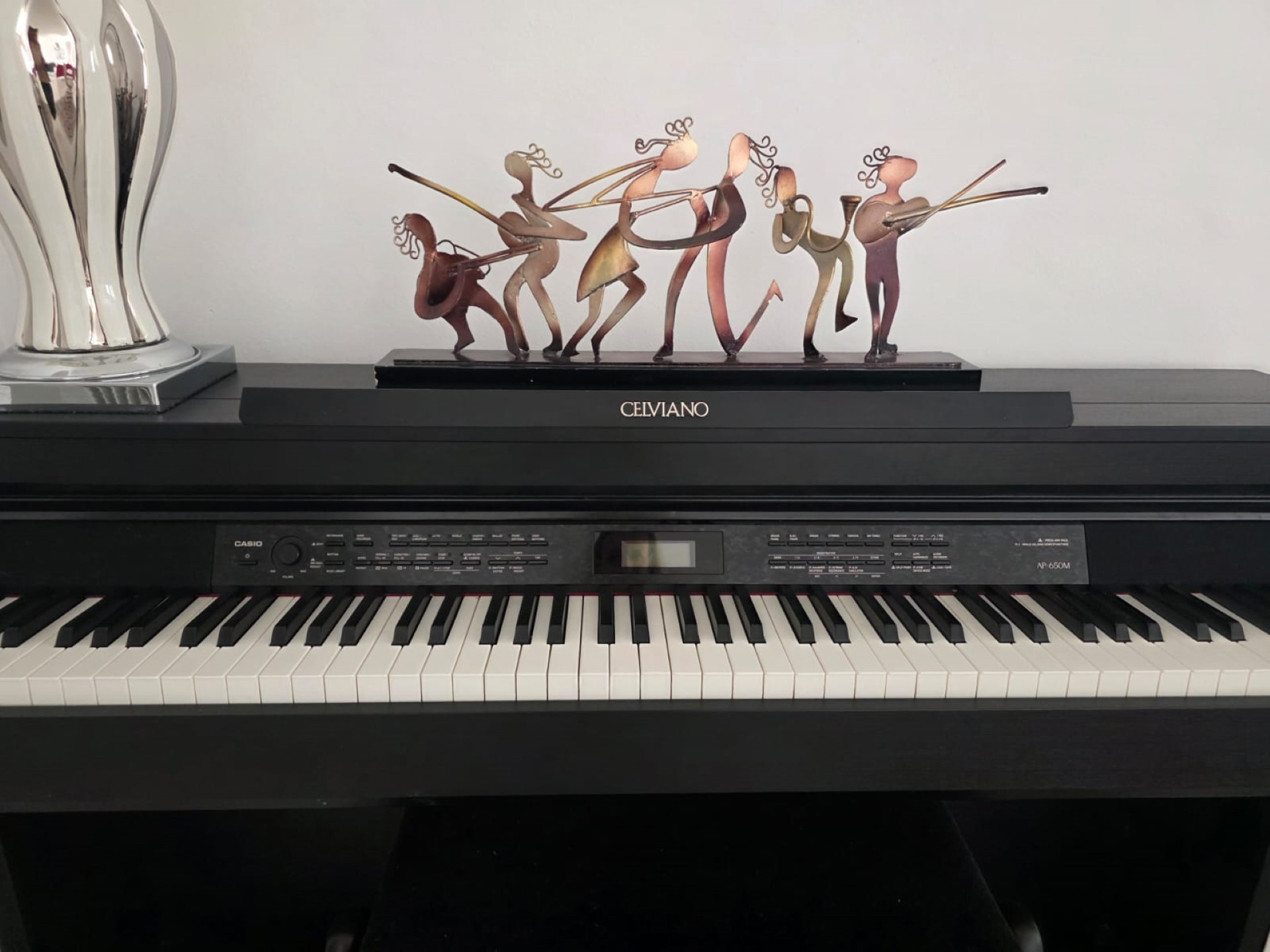 Spacious 3-bedroom apartment in Las Gaviotas, Puerto Banús.