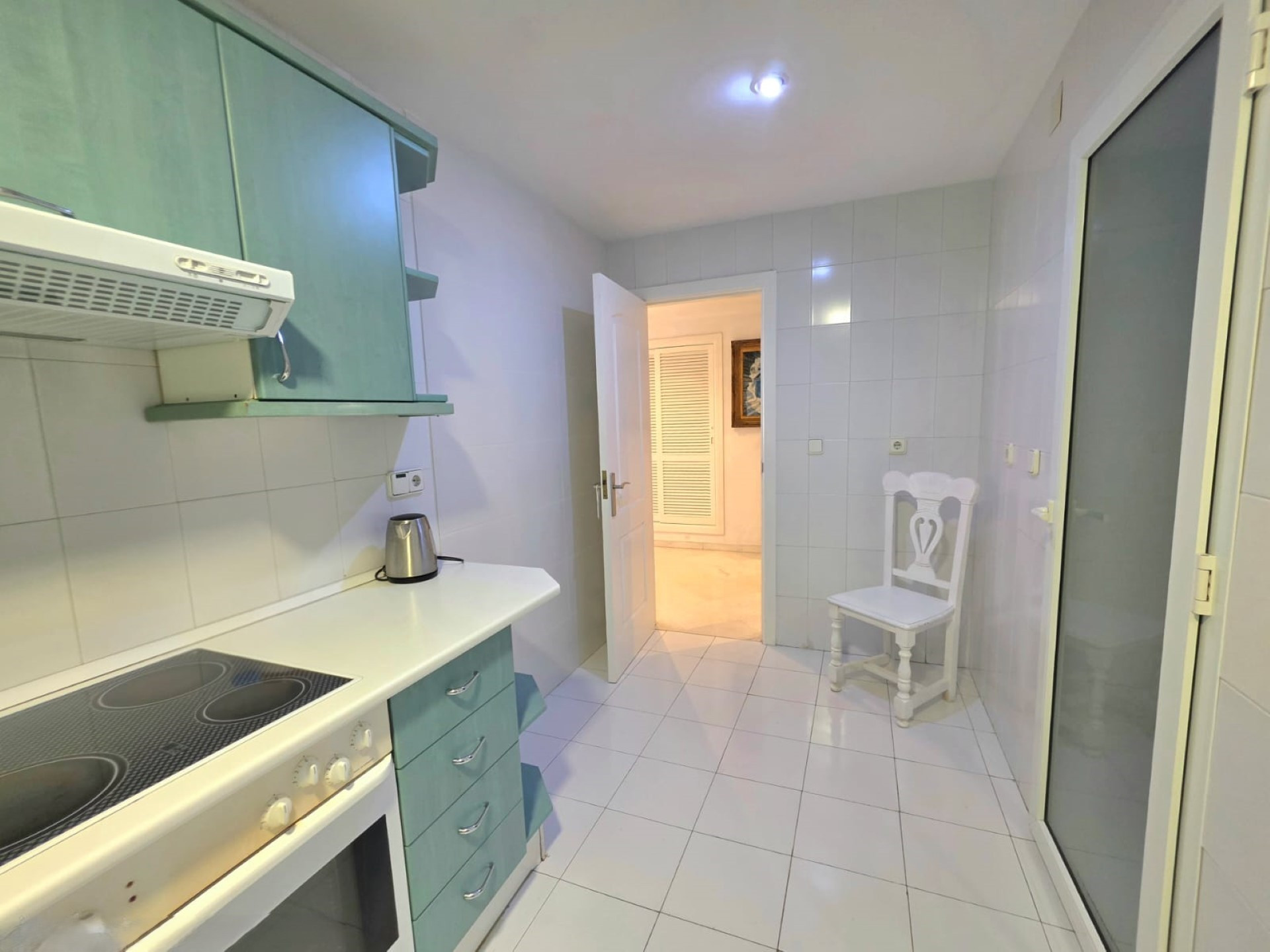 Spacious 3-bedroom apartment in Las Gaviotas, Puerto Banús.