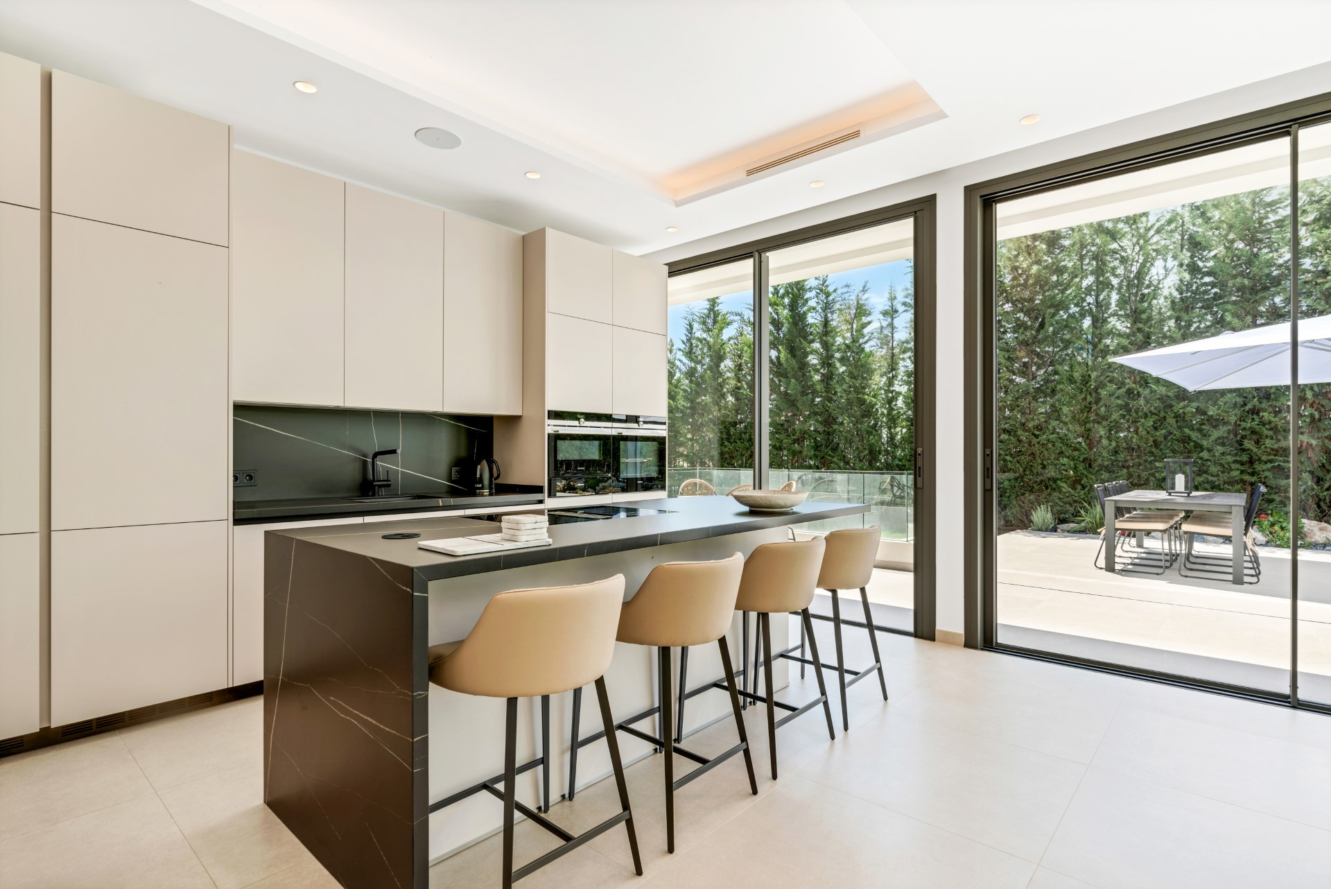 Luxurious 4 bedroom villa in La Cerquilla, Nueva Andalucia, Marbella