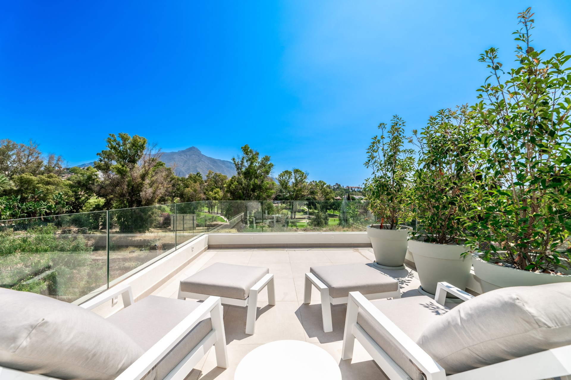 Luxurious 4 bedroom villa in La Cerquilla, Nueva Andalucia, Marbella