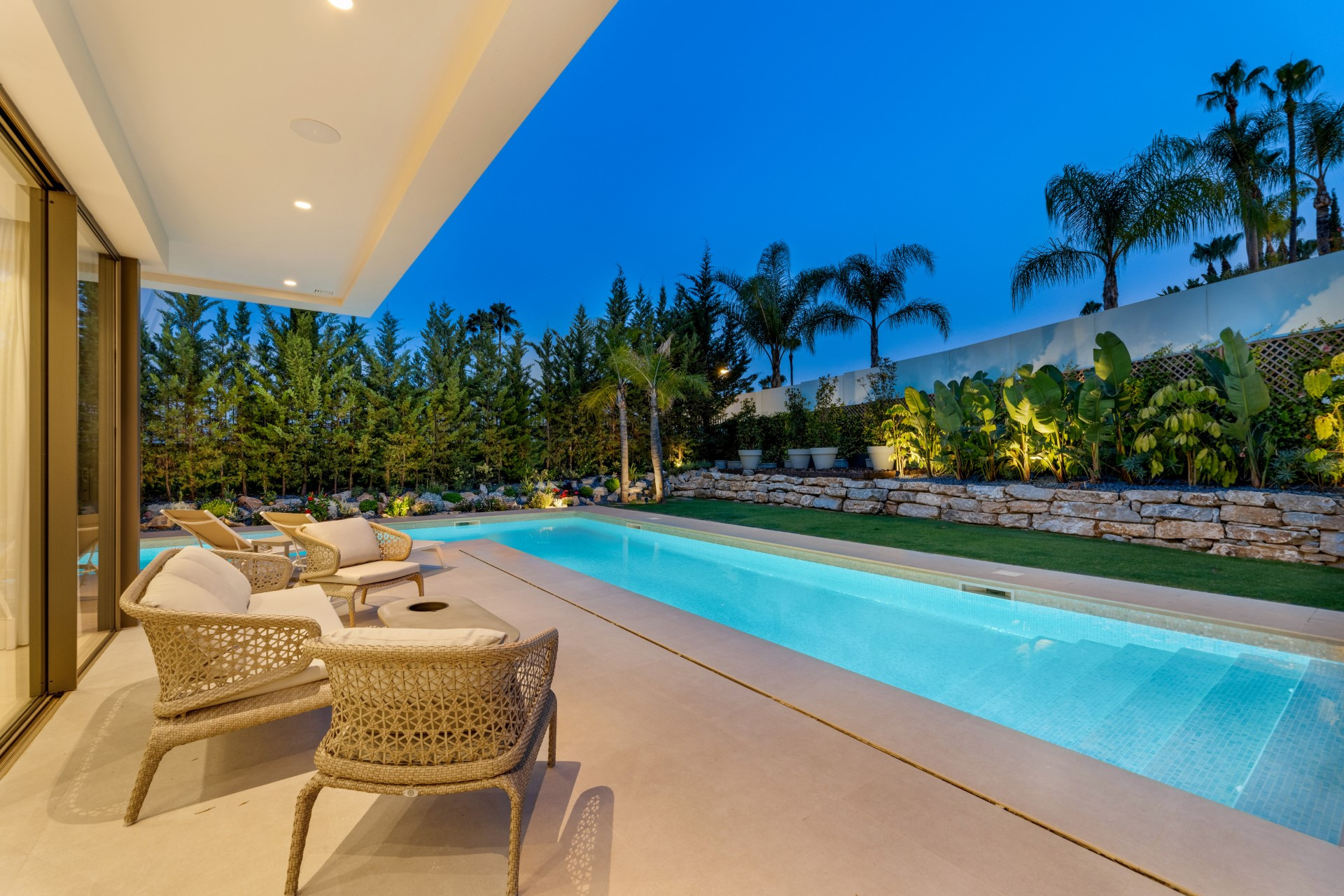 Luxurious 4 bedroom villa in La Cerquilla, Nueva Andalucia, Marbella