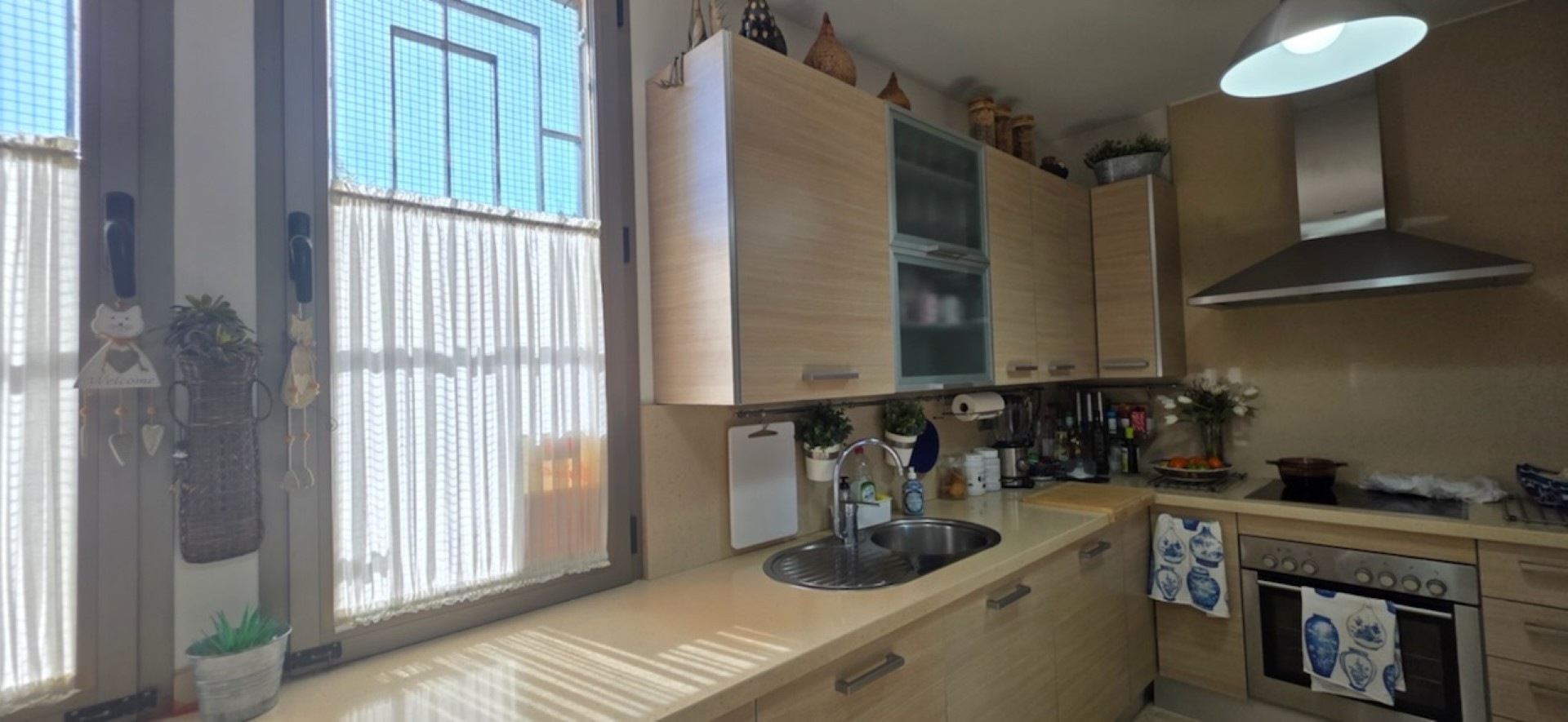 Elegant townhouse with exceptional panoramic views in Benahavis, Malaga