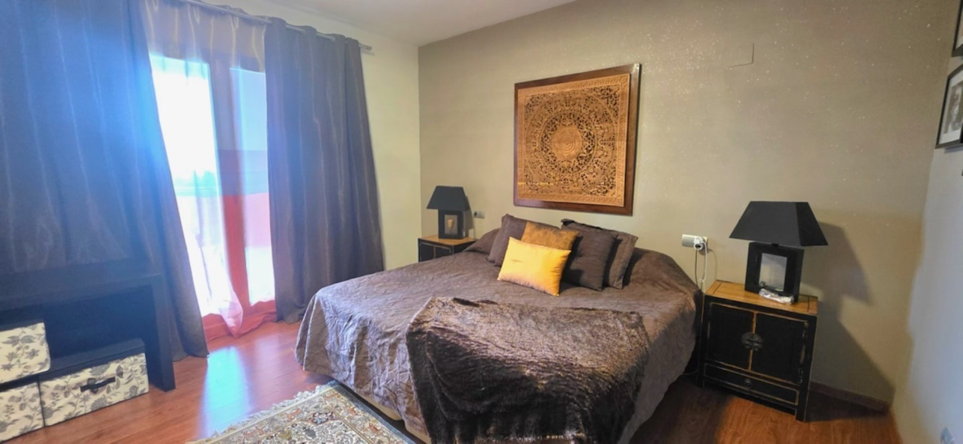 Elegant townhouse with exceptional panoramic views in Benahavis, Malaga