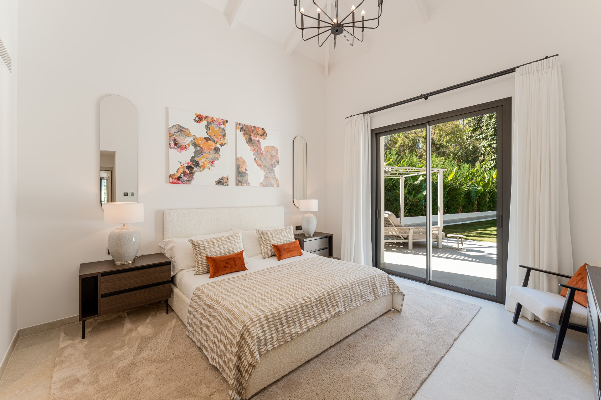 Unique 5 bedroom fully renovated villa in La Cerquilla, Nueva Andalucia