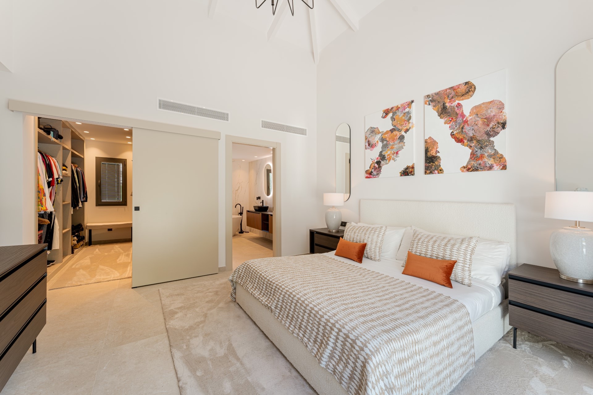 Unique 5 bedroom fully renovated villa in La Cerquilla, Nueva Andalucia