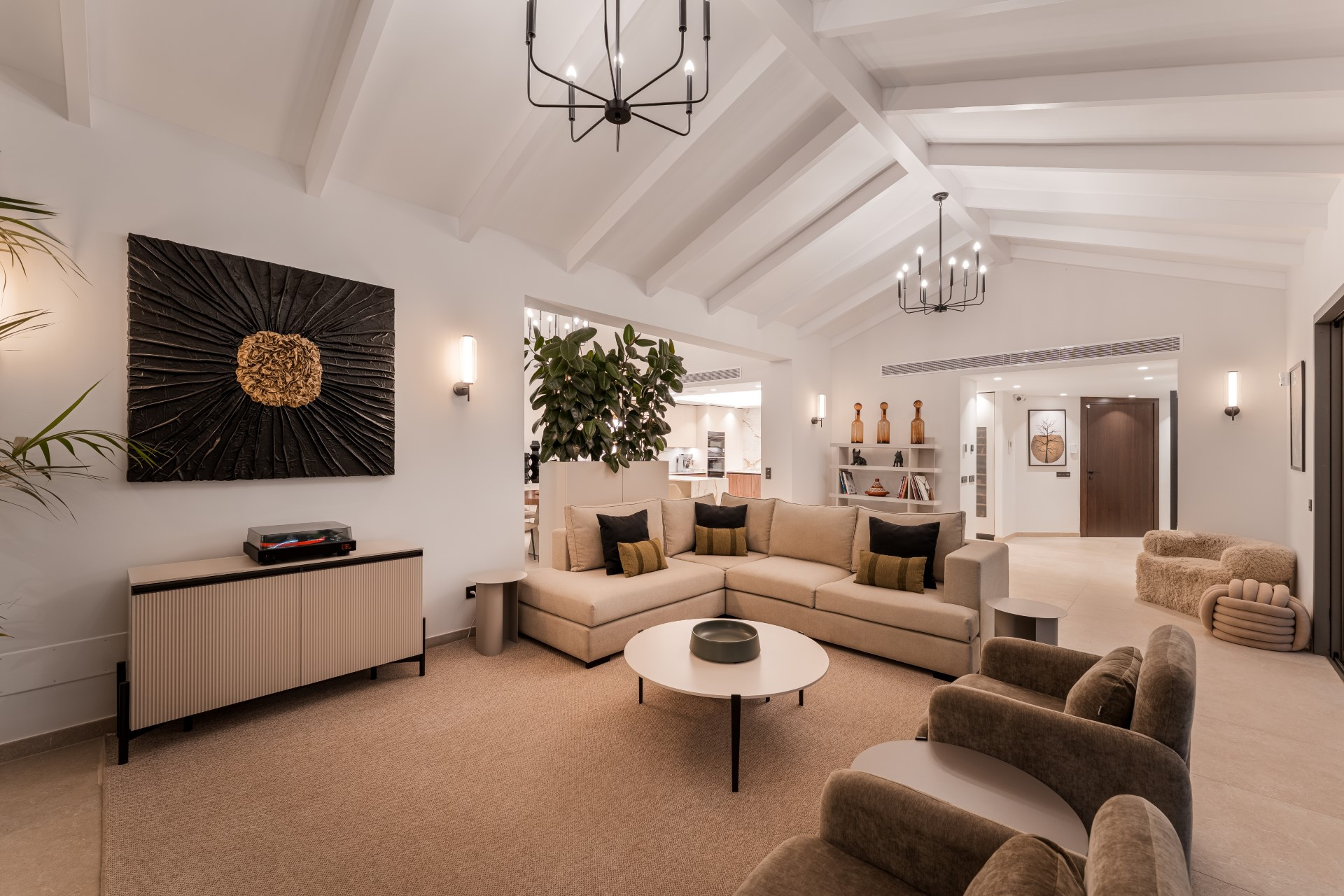 Unique 5 bedroom fully renovated villa in La Cerquilla, Nueva Andalucia