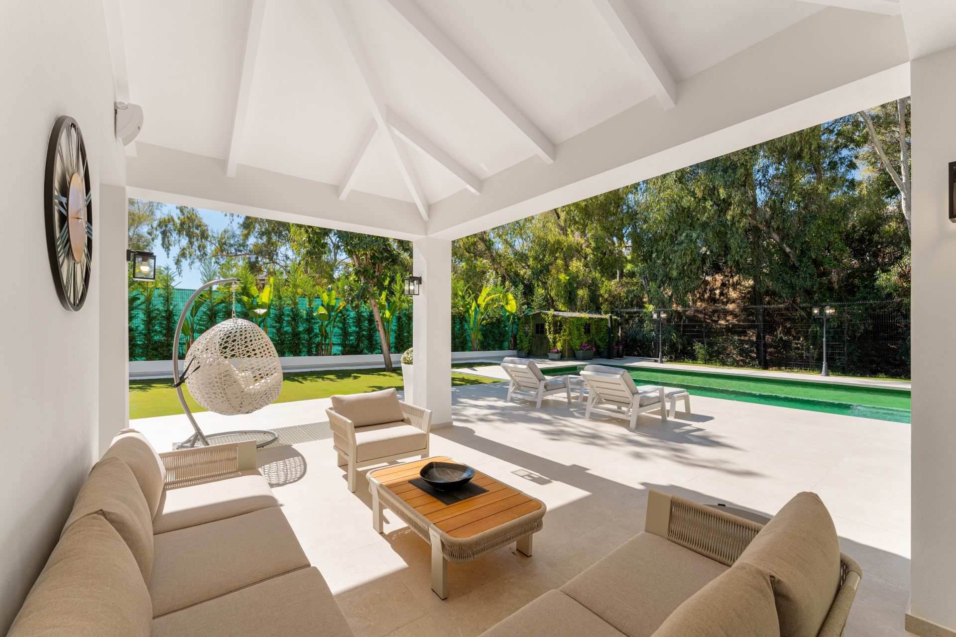 Unique 5 bedroom fully renovated villa in La Cerquilla, Nueva Andalucia