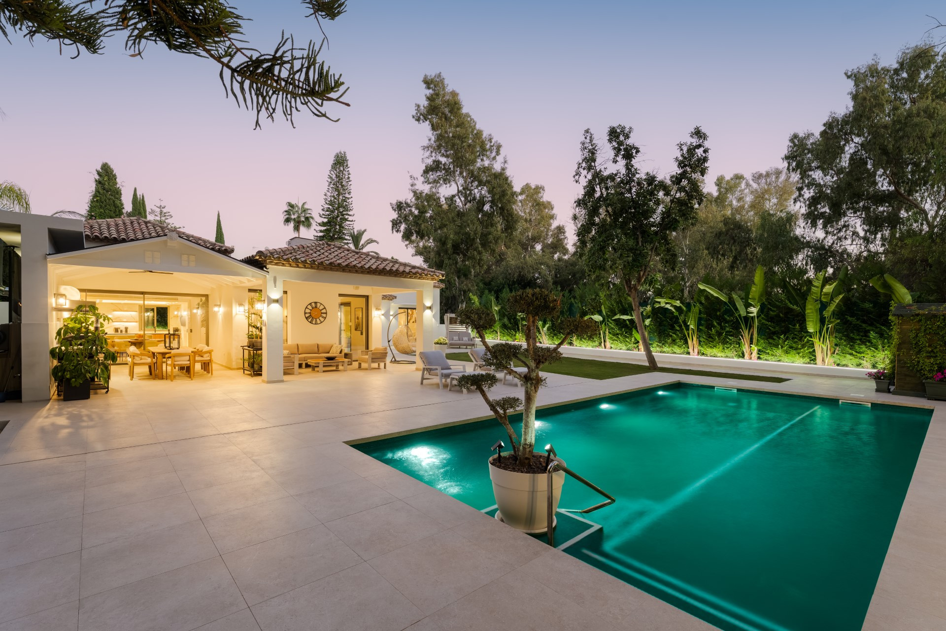 Unique 5 bedroom fully renovated villa in La Cerquilla, Nueva Andalucia