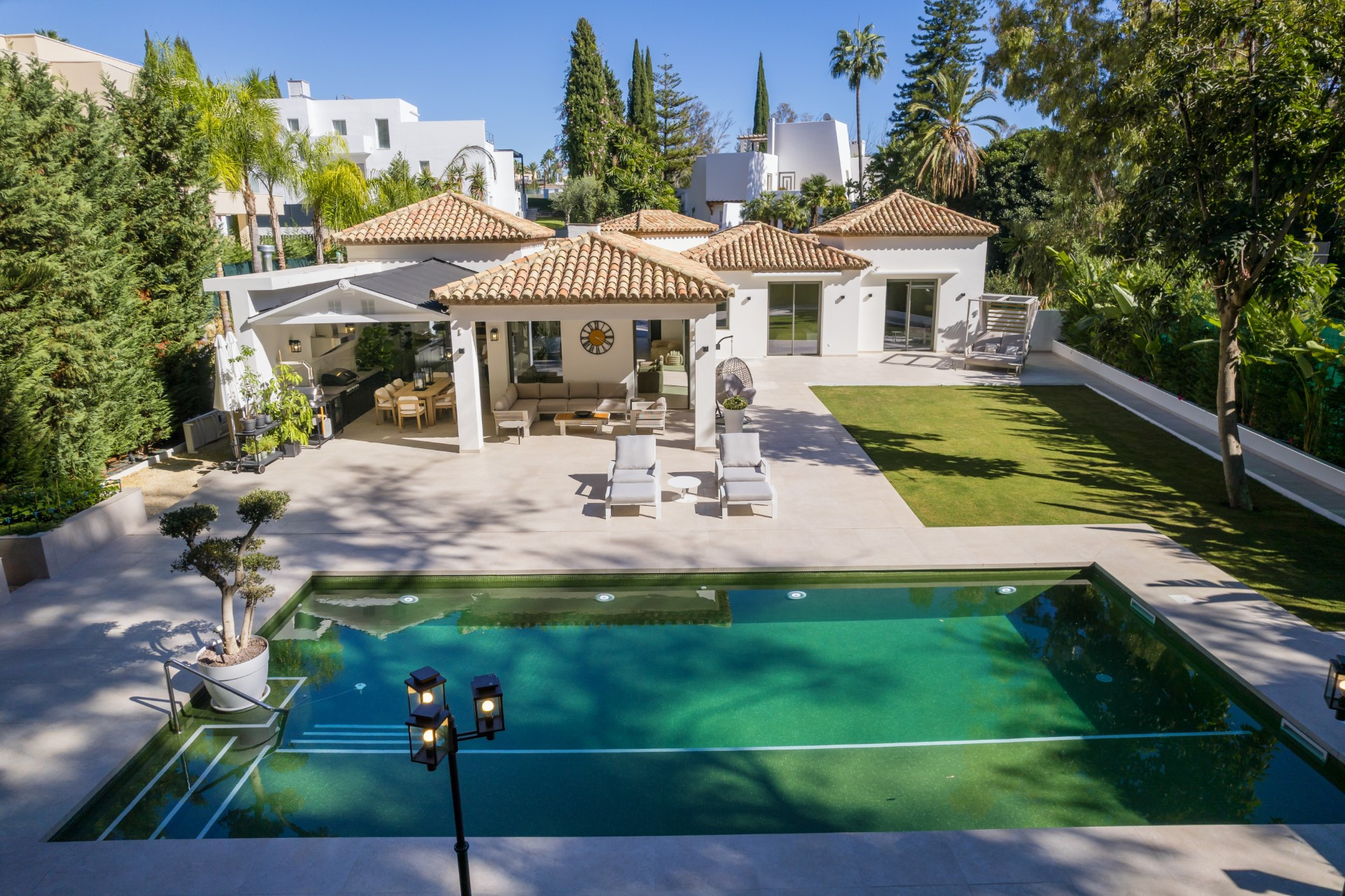 Unique 5 bedroom fully renovated villa in La Cerquilla, Nueva Andalucia